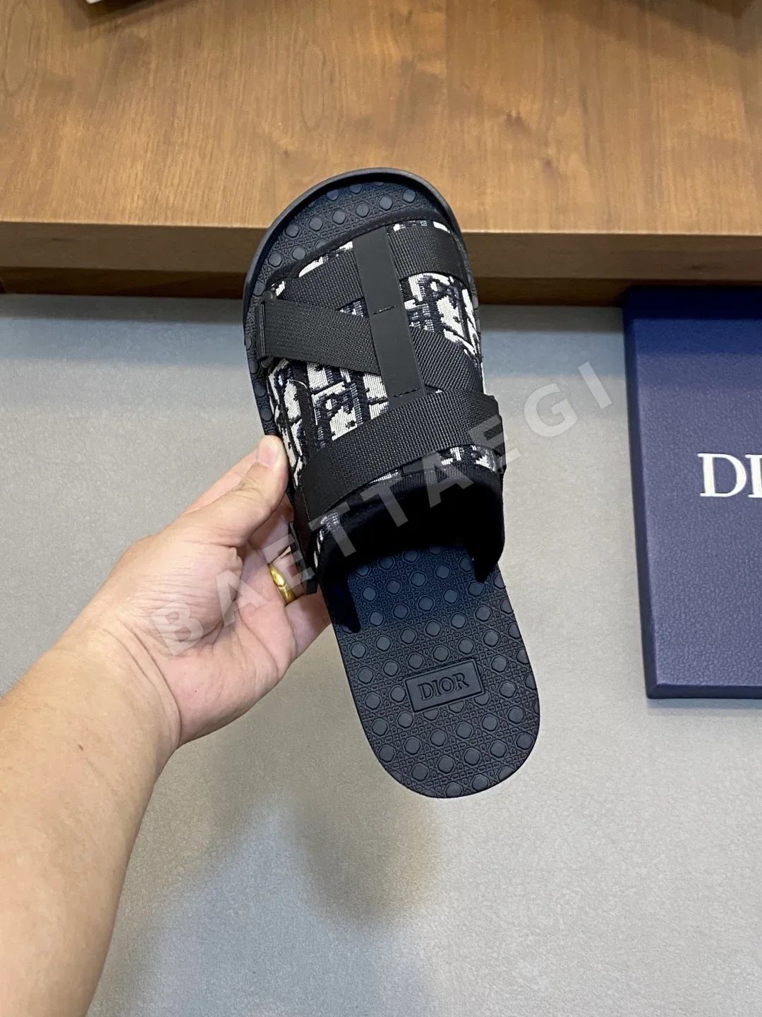 디올 샌들 블랙 고무 상세 이미지 7