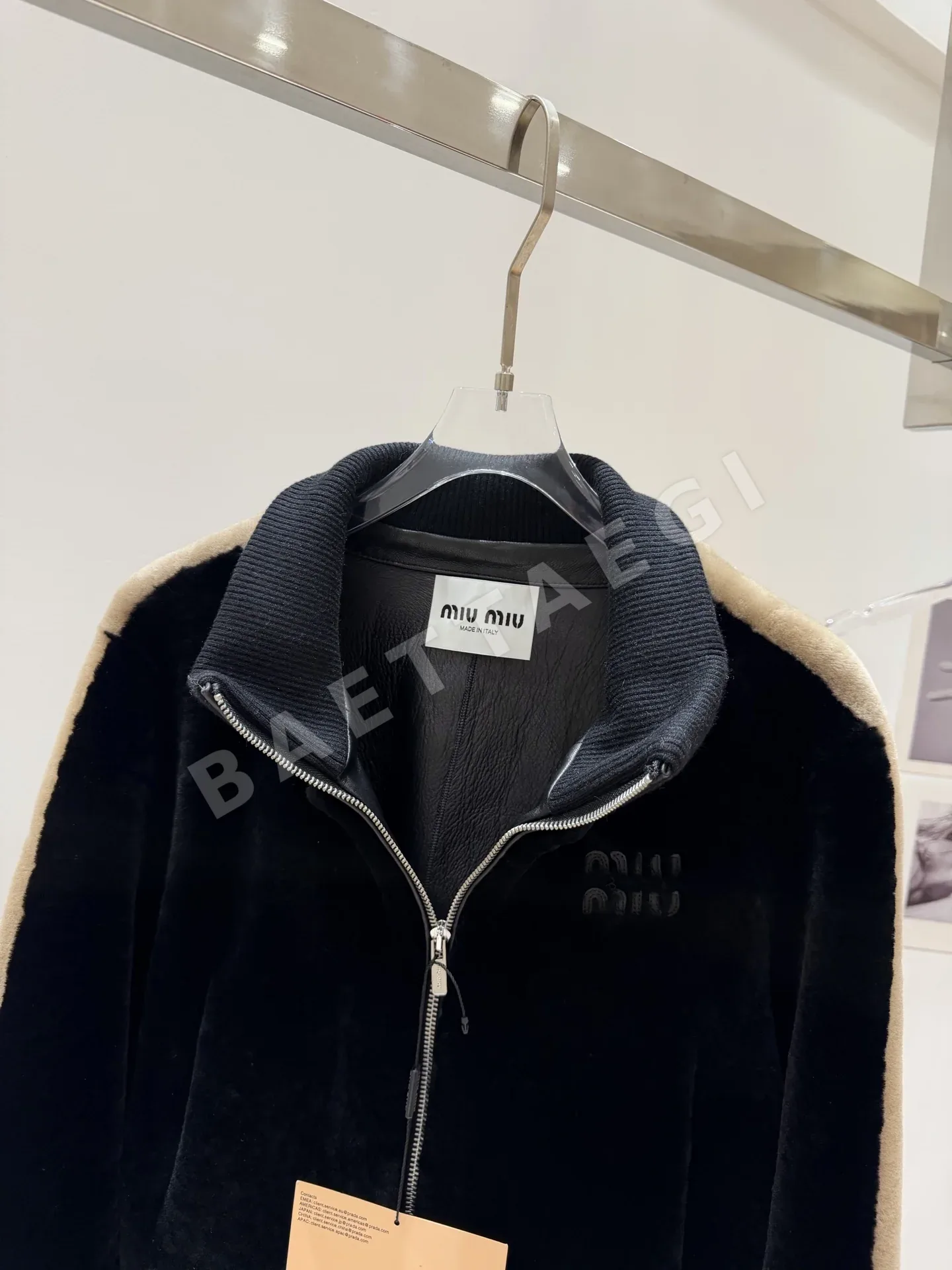 미우미우 양모 가죽 일체형 여성 자켓 상세 이미지 3