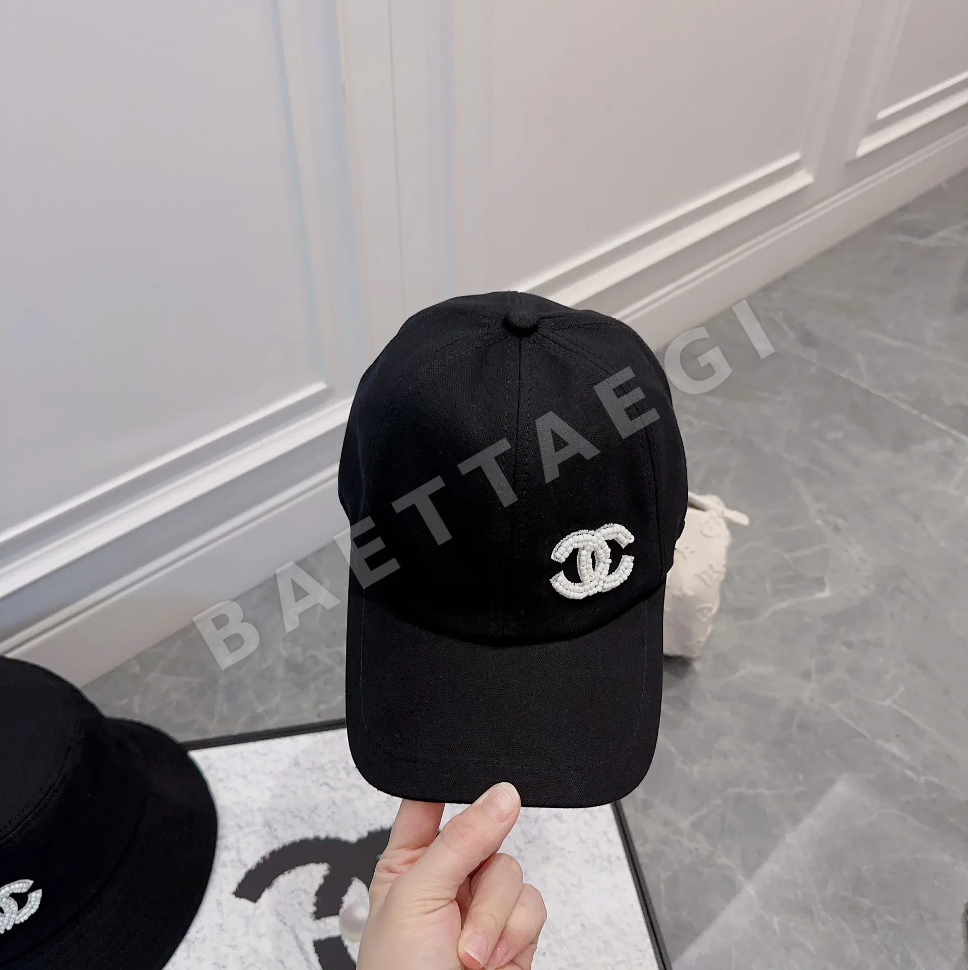 샤넬 비즈 로고 구조적 야구모자 상세 이미지 4