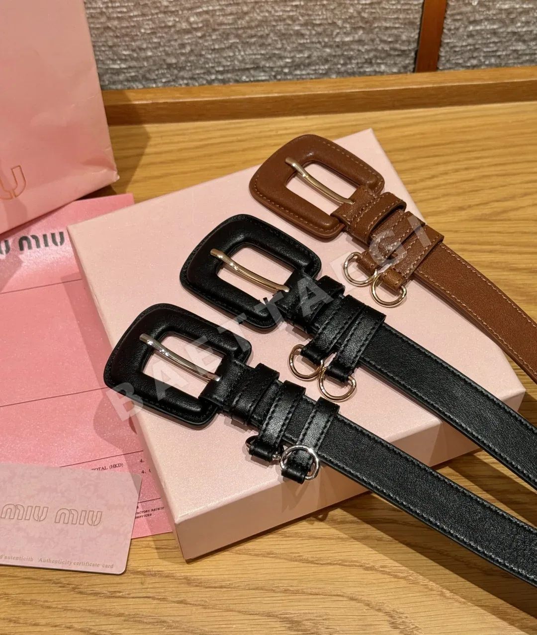 미우미우 소가죽 패디드 사각 버클 벨트 상세 이미지 5