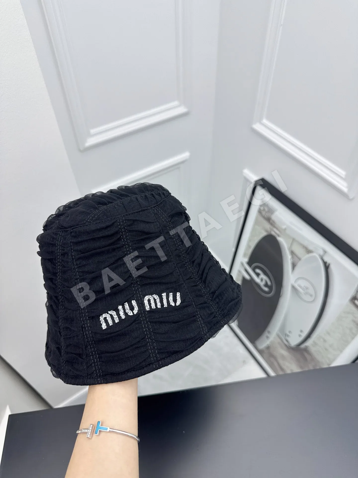 미우미우 커스텀 메시 여성용 모자 81070