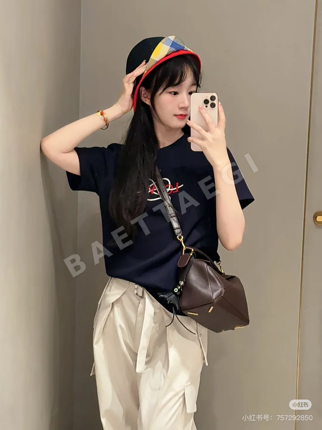 로에베 네이비 자수 코튼 반팔 티셔츠 상세 이미지 4