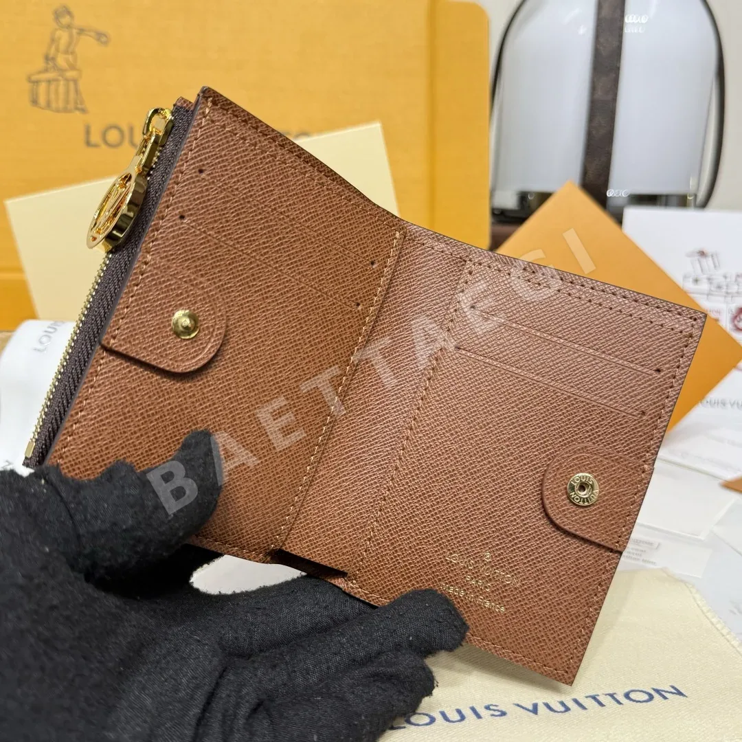 루이비통 리사 모노그램 캔버스 지갑 상세 이미지 9