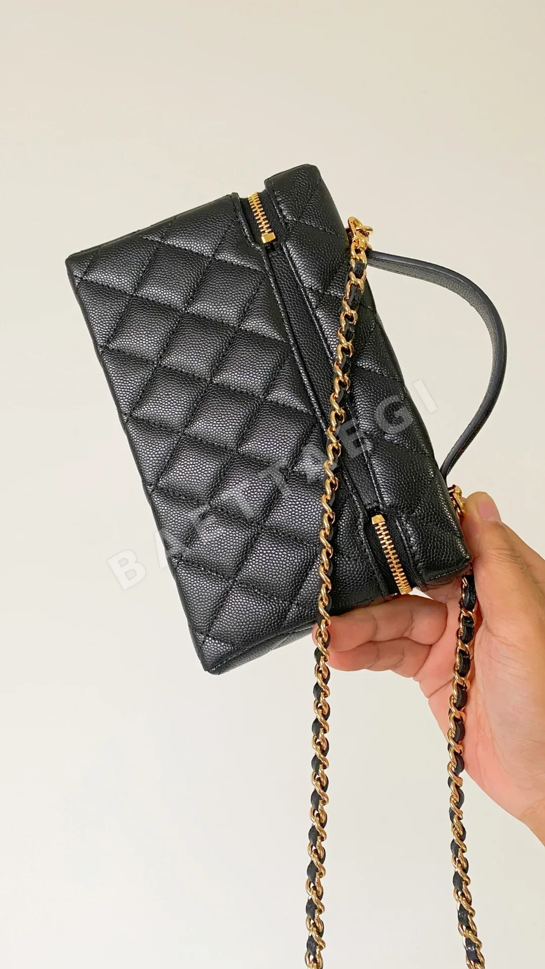 샤넬 엠보싱 T 버클 박스백 가방 상세 이미지 2