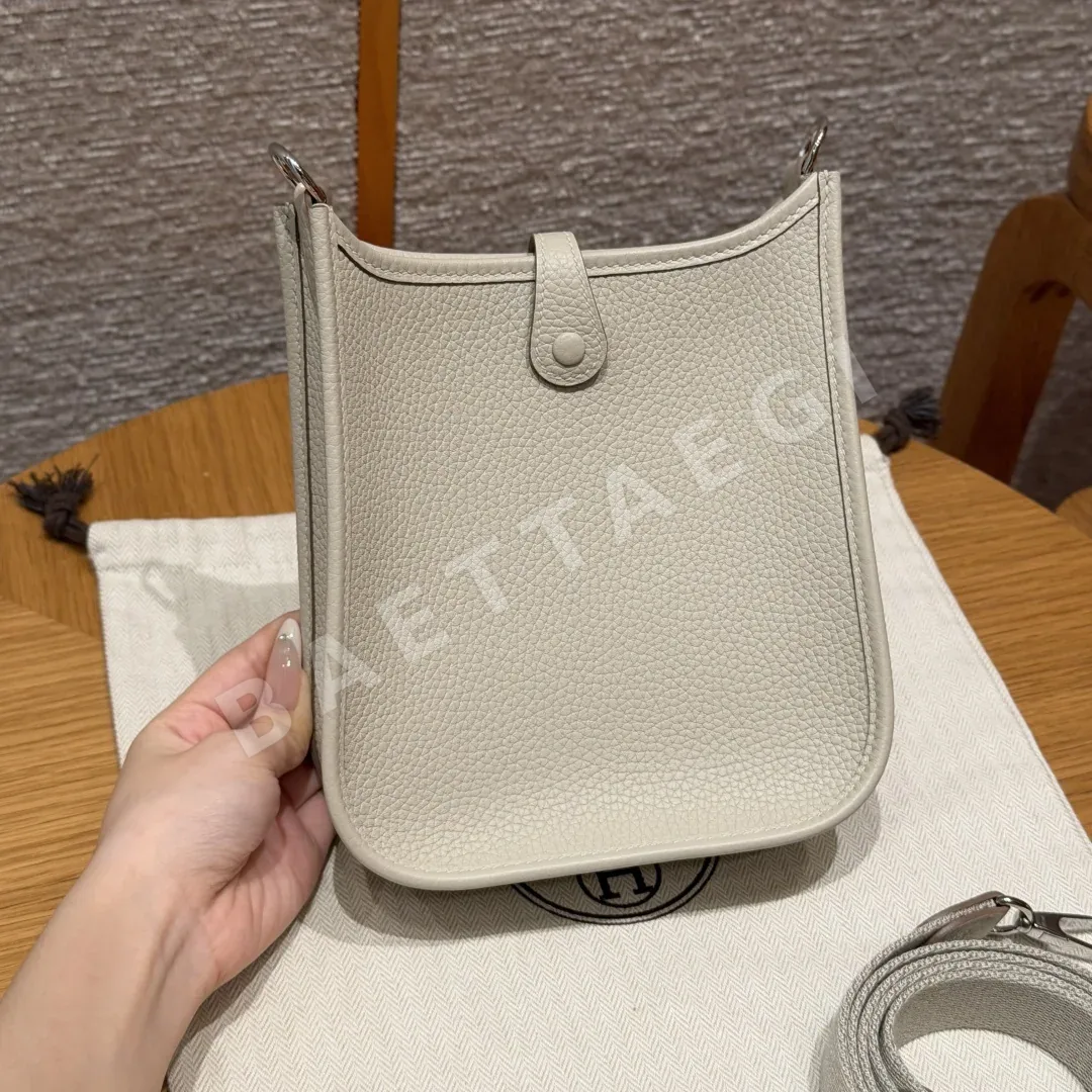 에르메스 에블린 16 크레망스 가죽 가방 상세 이미지 2