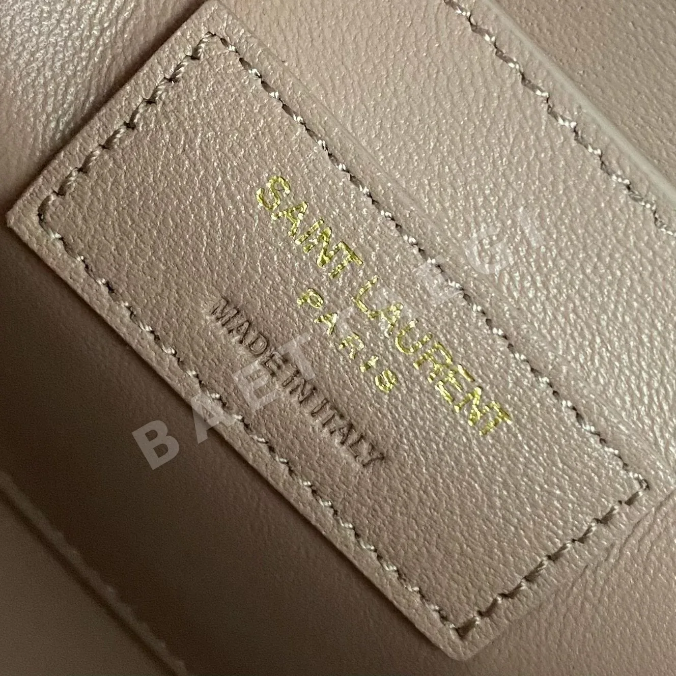생로랑 맨해튼 미니 가죽 숄더백 상세 이미지 7