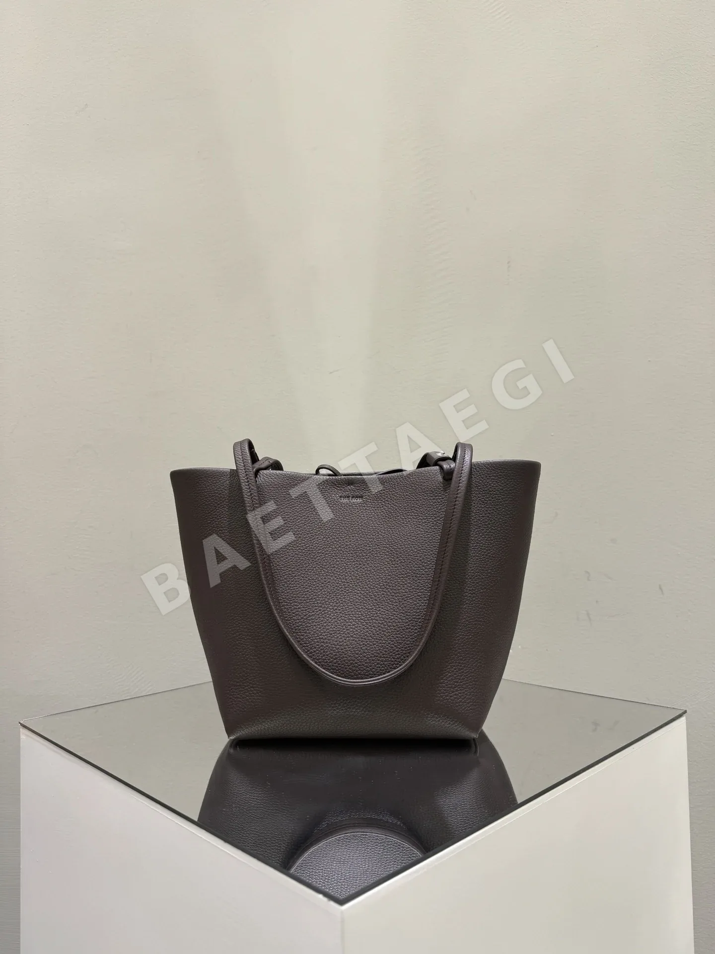 더로우 퓨어 미디엄 쇼핑백 가방 75826