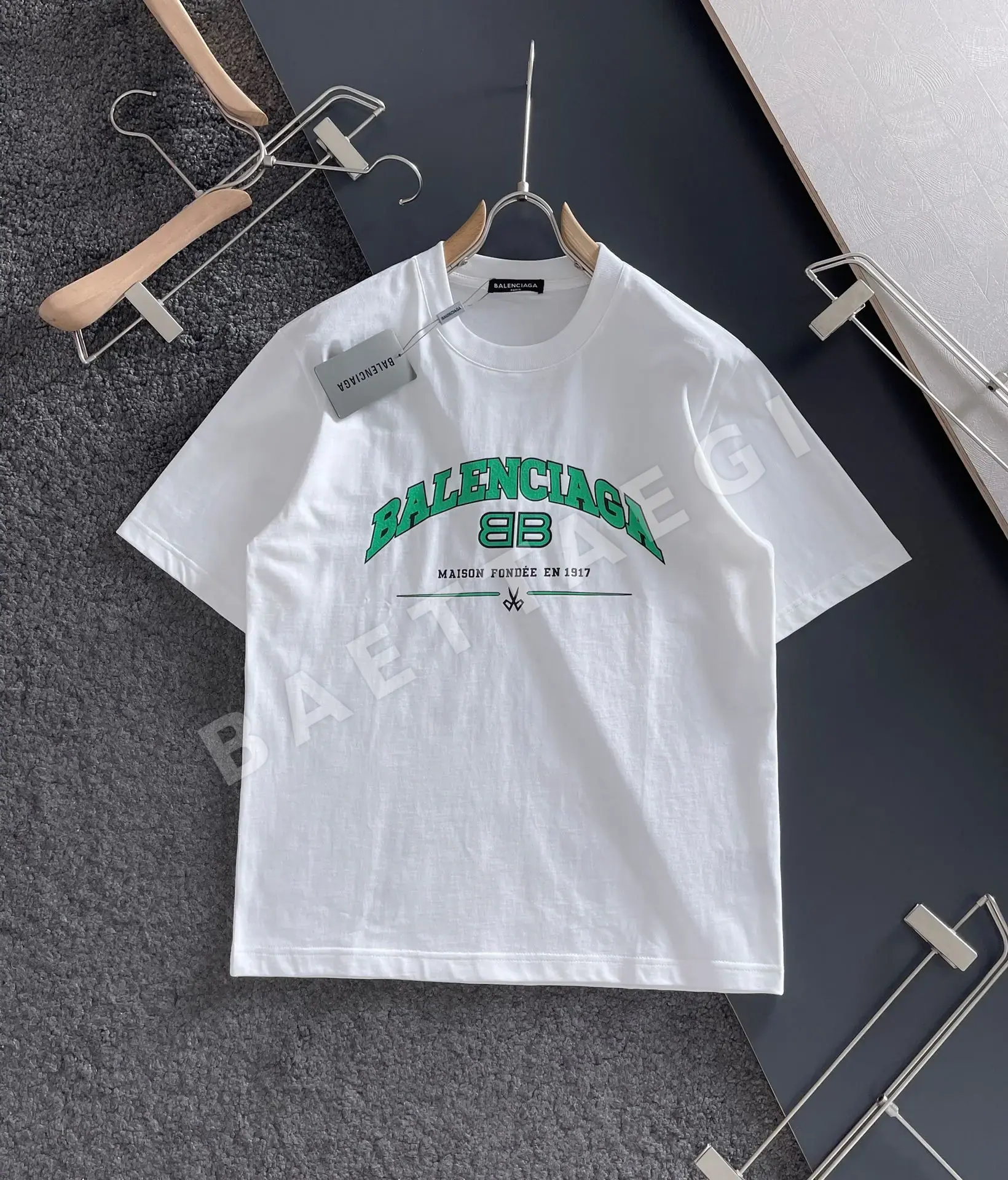발렌시아가 여성 프린트 크루넥 반팔 티셔츠 88713