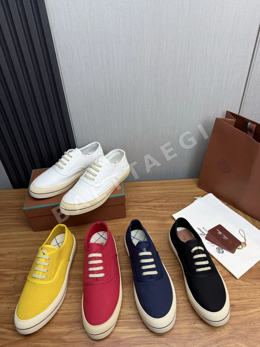 로로피아나 남성용 캐주얼 스니커즈 105722