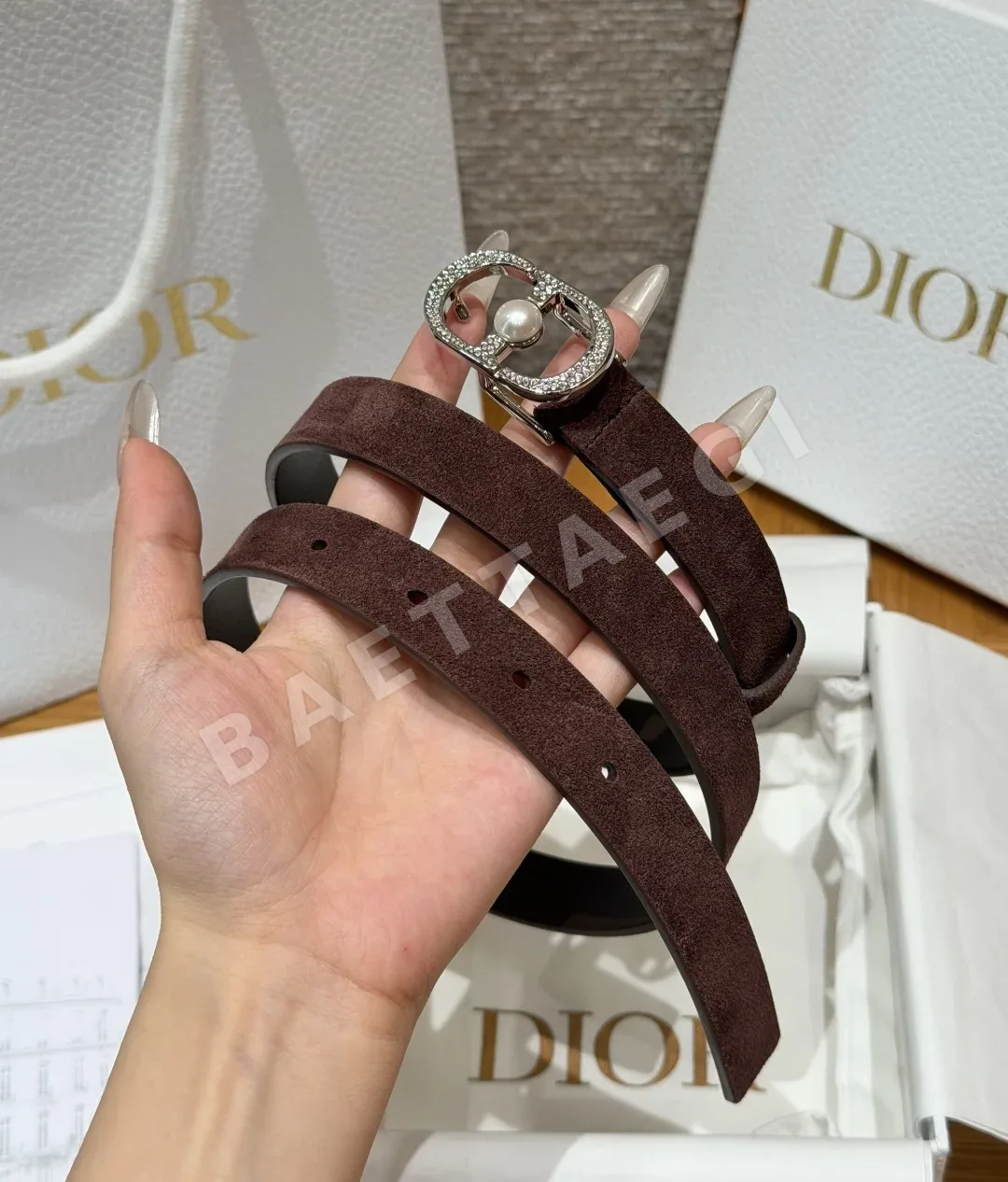 디올 스웨이드 다이아몬드 진주 장식 벨트 상세 이미지 2