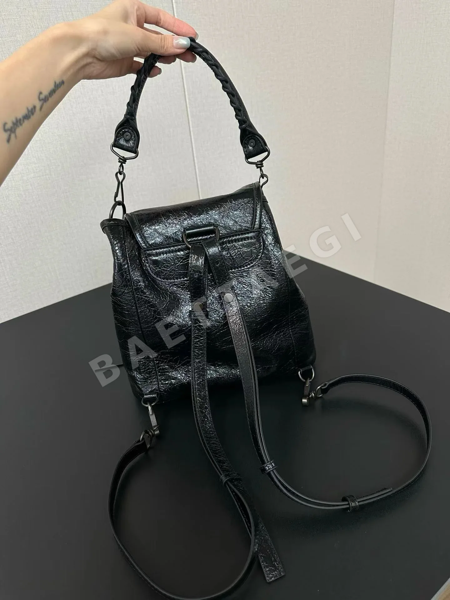 발렌시아가 Le City 램스킨 백팩 상세 이미지 4