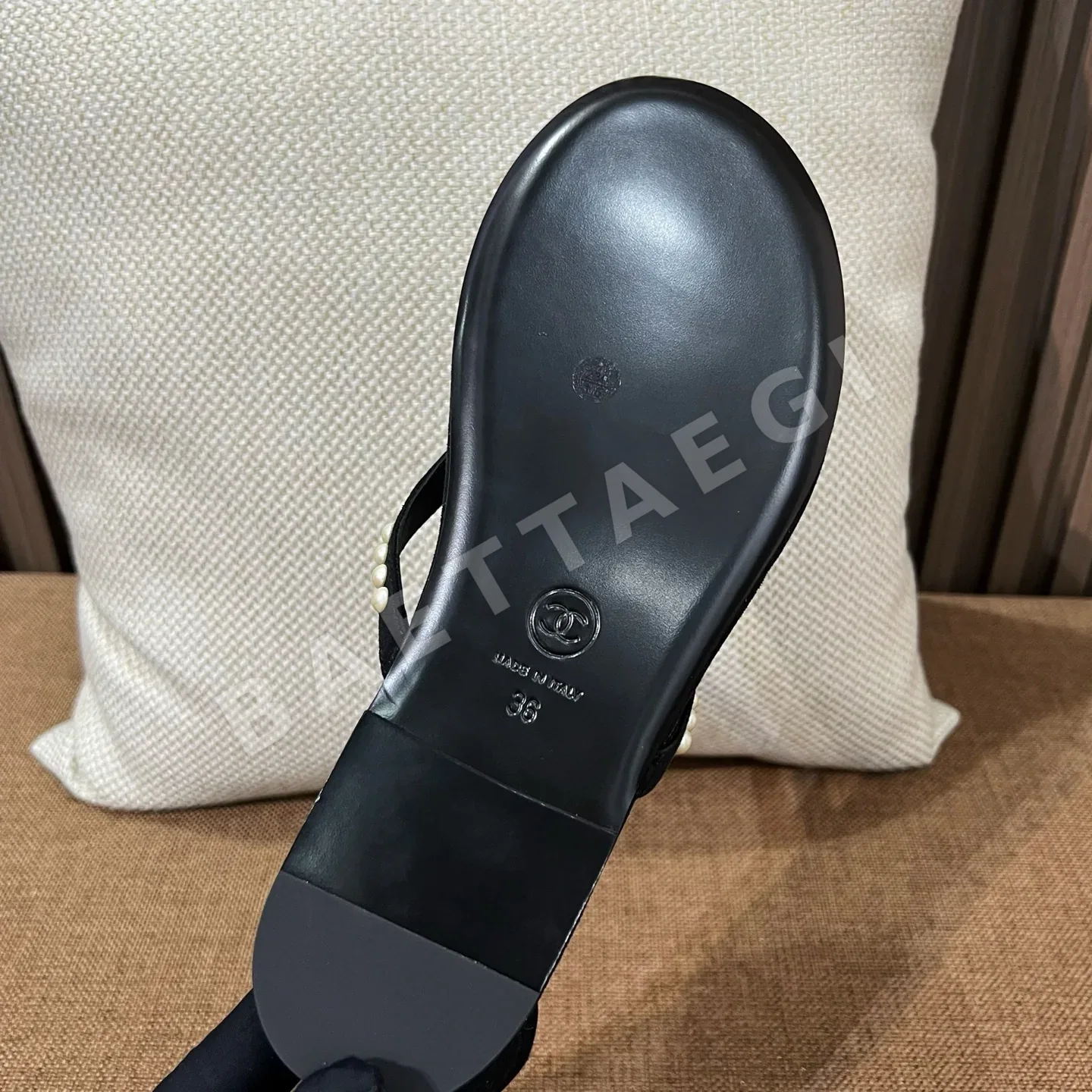 샤넬 25C 펄 벨벳 플립플롭 상세 이미지 9