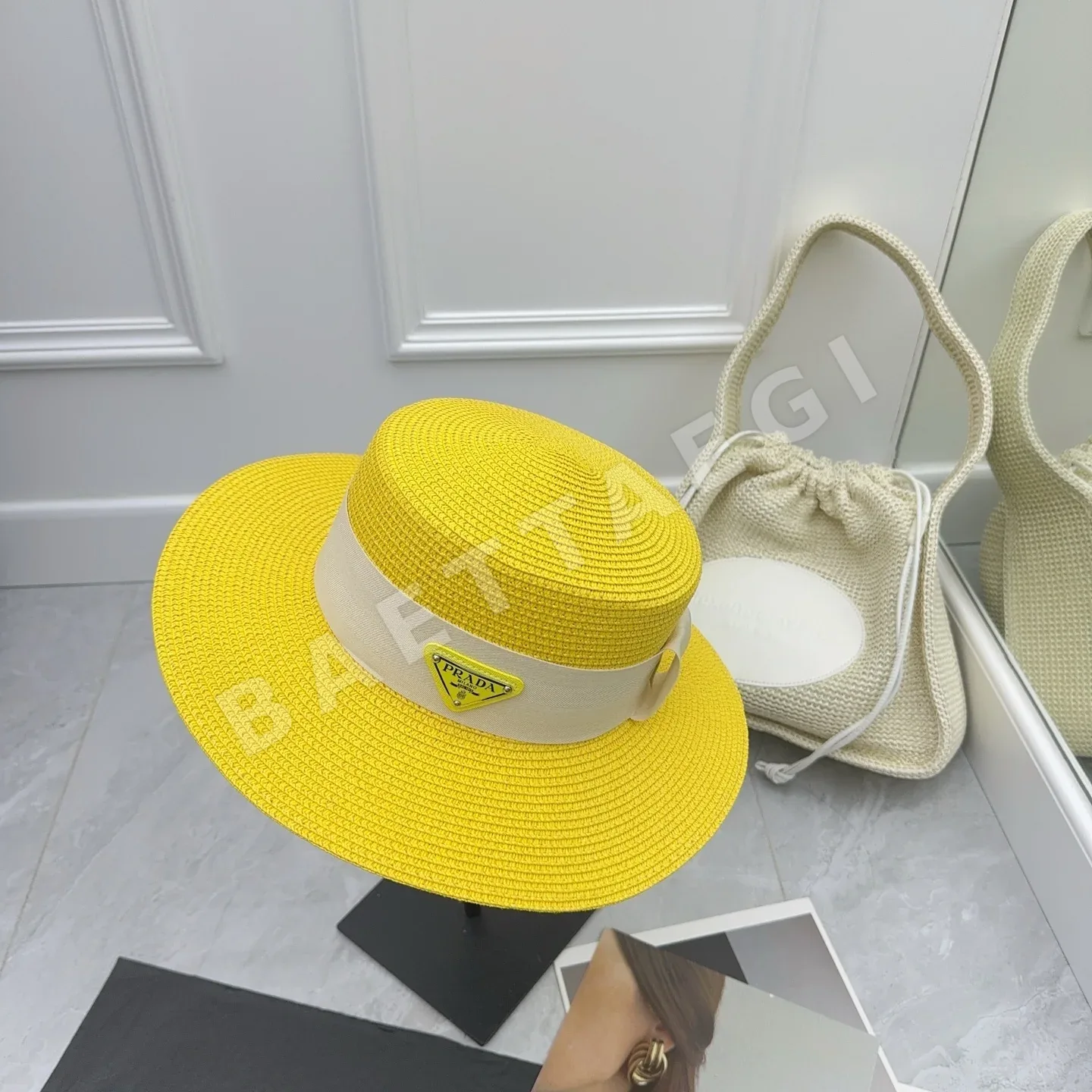 프라다 평평 챙 여름용 모자 상세 이미지 3