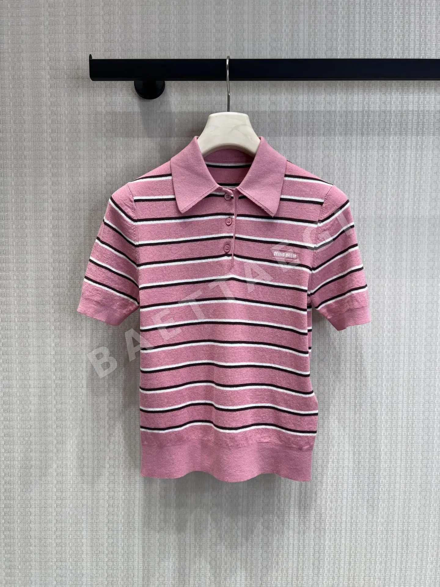 미우미우 여성 반팔 97428