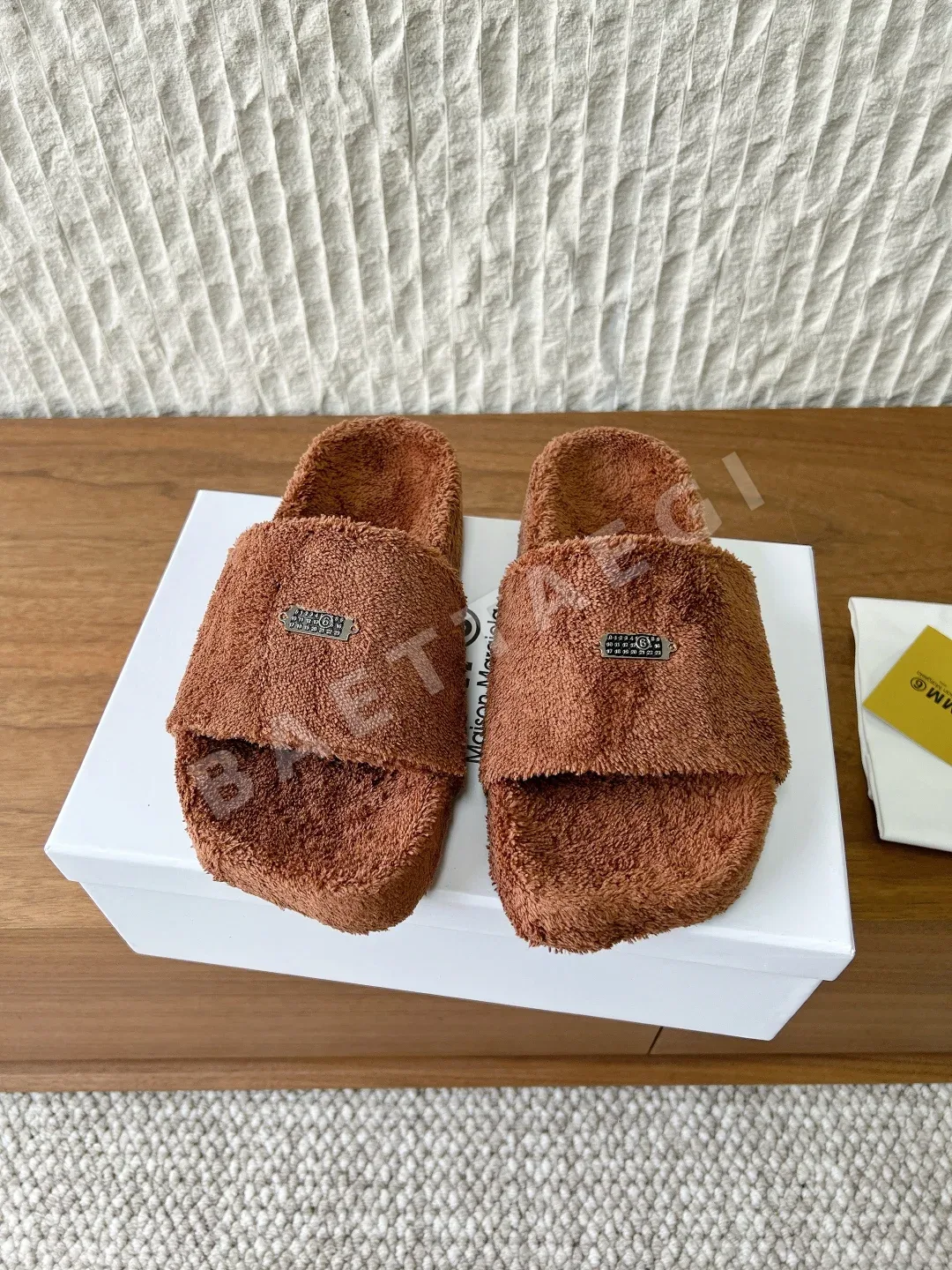 마르지엘라 퍼 뮬 샌들 151710