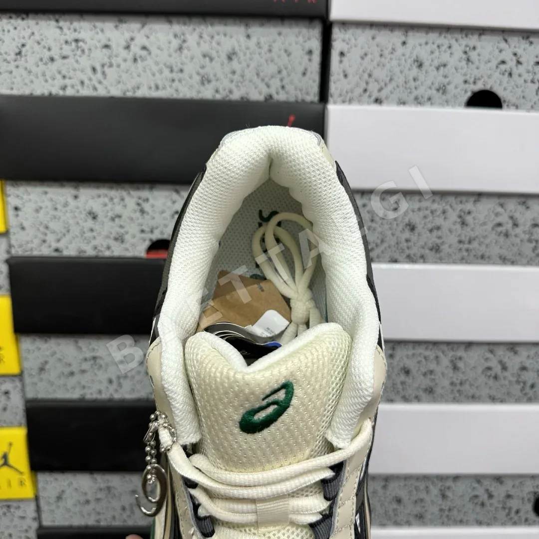 아식스 [GX] 젤 NYC 2055 1203A542-200 200543 Asics Gel-NYC 2055 Pale Oak Truffle Grey 상세 이미지 6