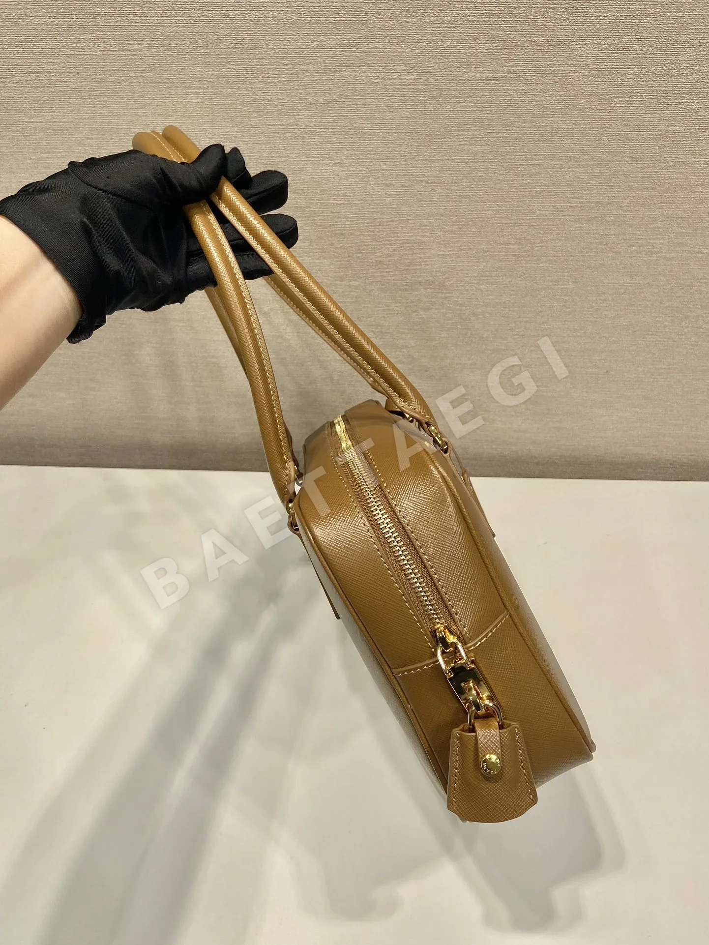 프라다 사피아노 가죽 더블 핸들 핸드백 1BA428 상세 이미지 4
