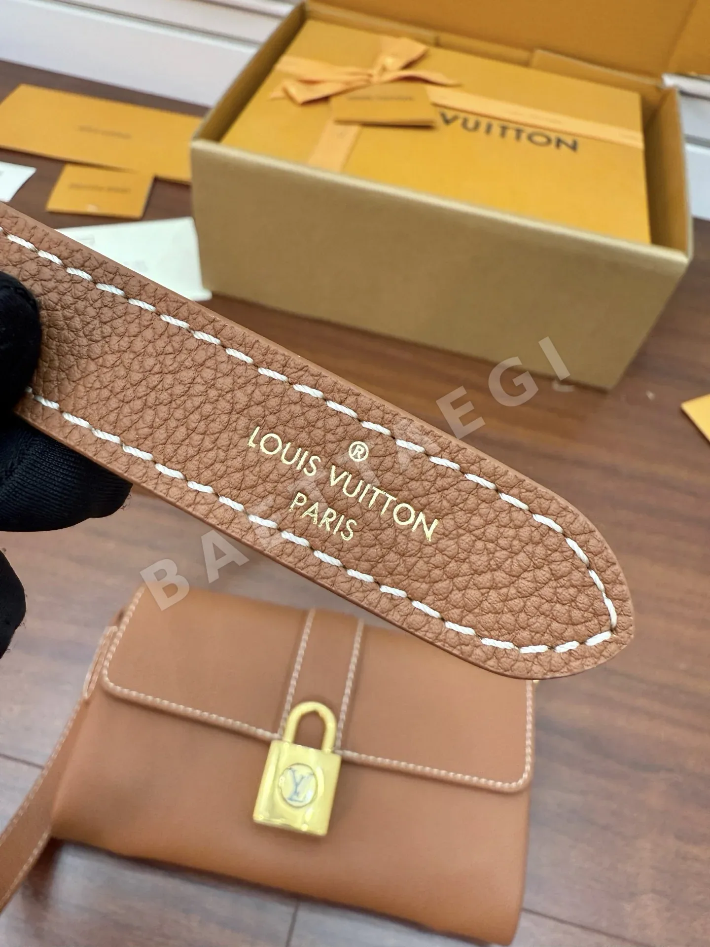 루이비통 M12147 가방 상세 이미지 7