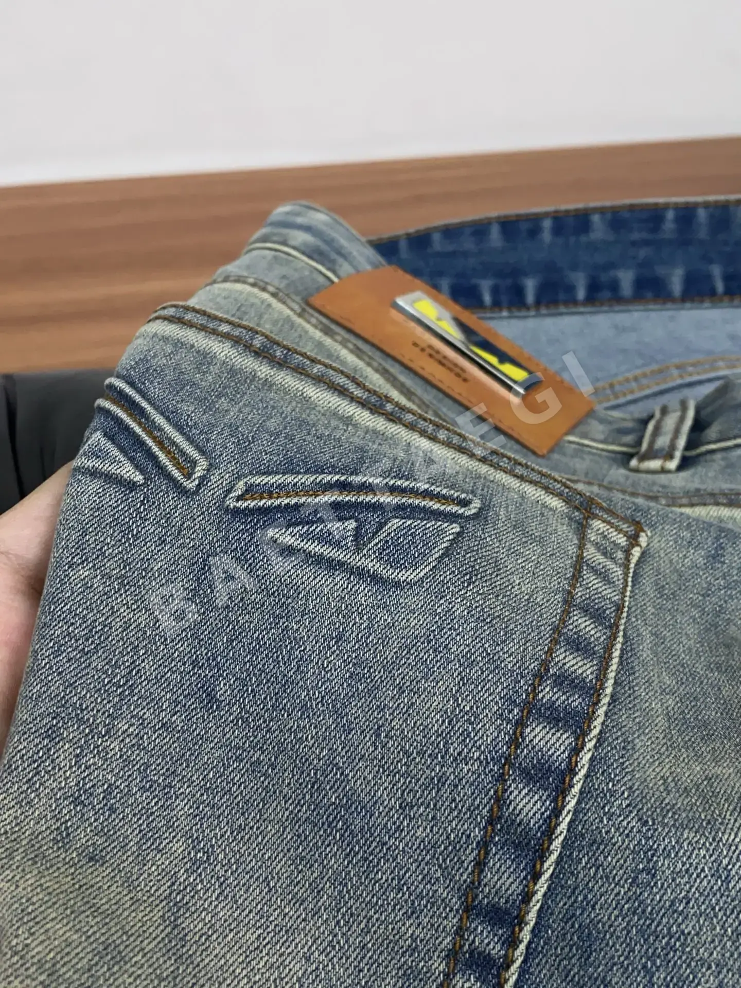 펜디 데님 남성 바지 상세 이미지 5