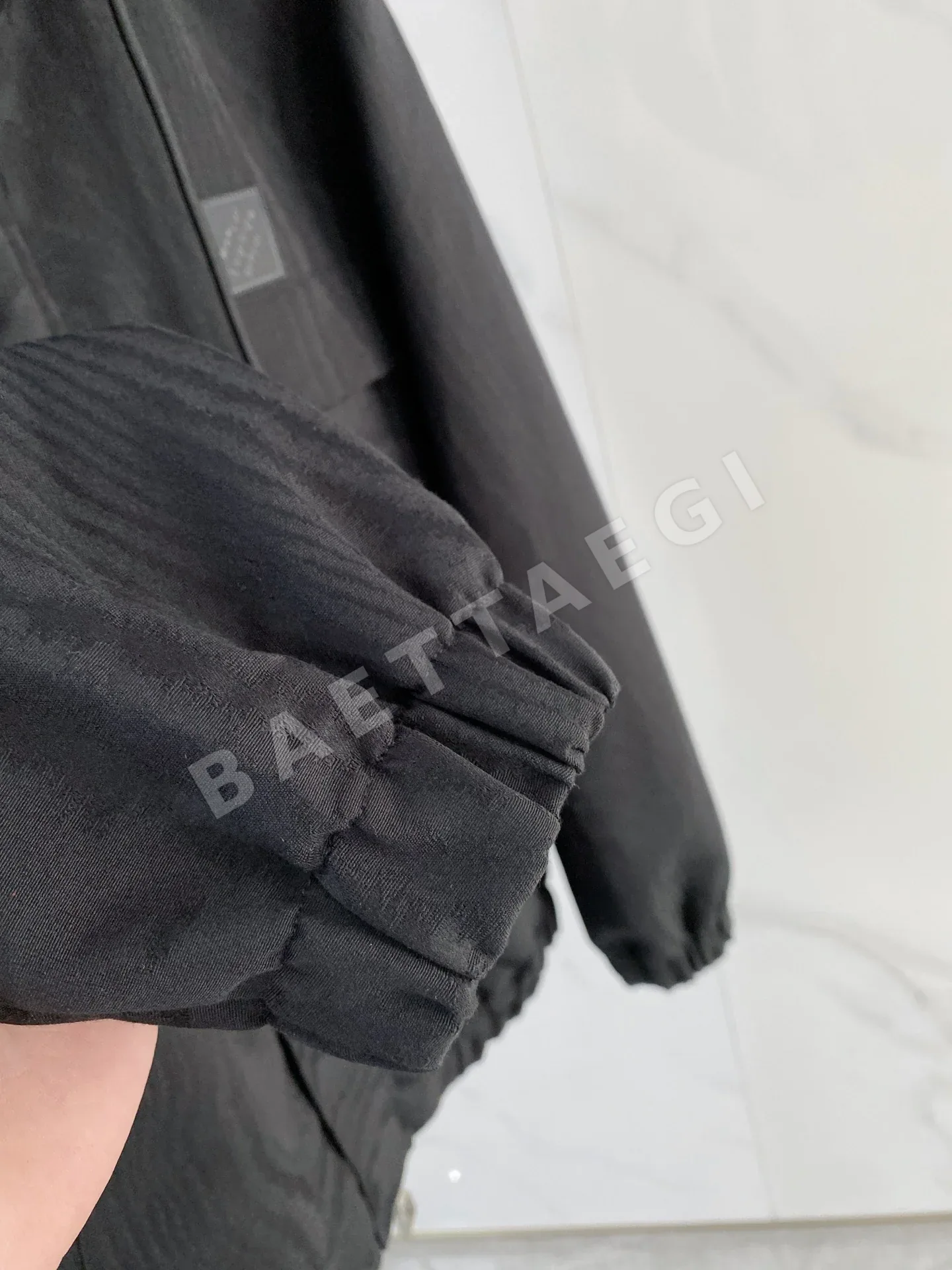 루이비통 방진 원단 남성 자켓 상세 이미지 8