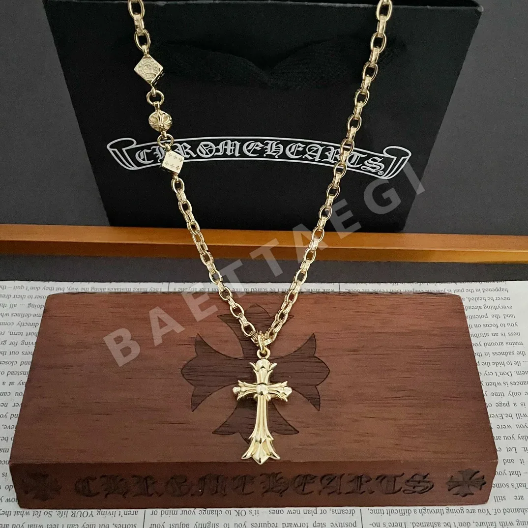크롬하츠 크로스 펜던트 레터링 목걸이 126931