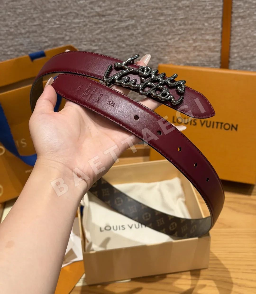 루이비통 스크립트 30mm 리버시블 벨트 상세 이미지 4