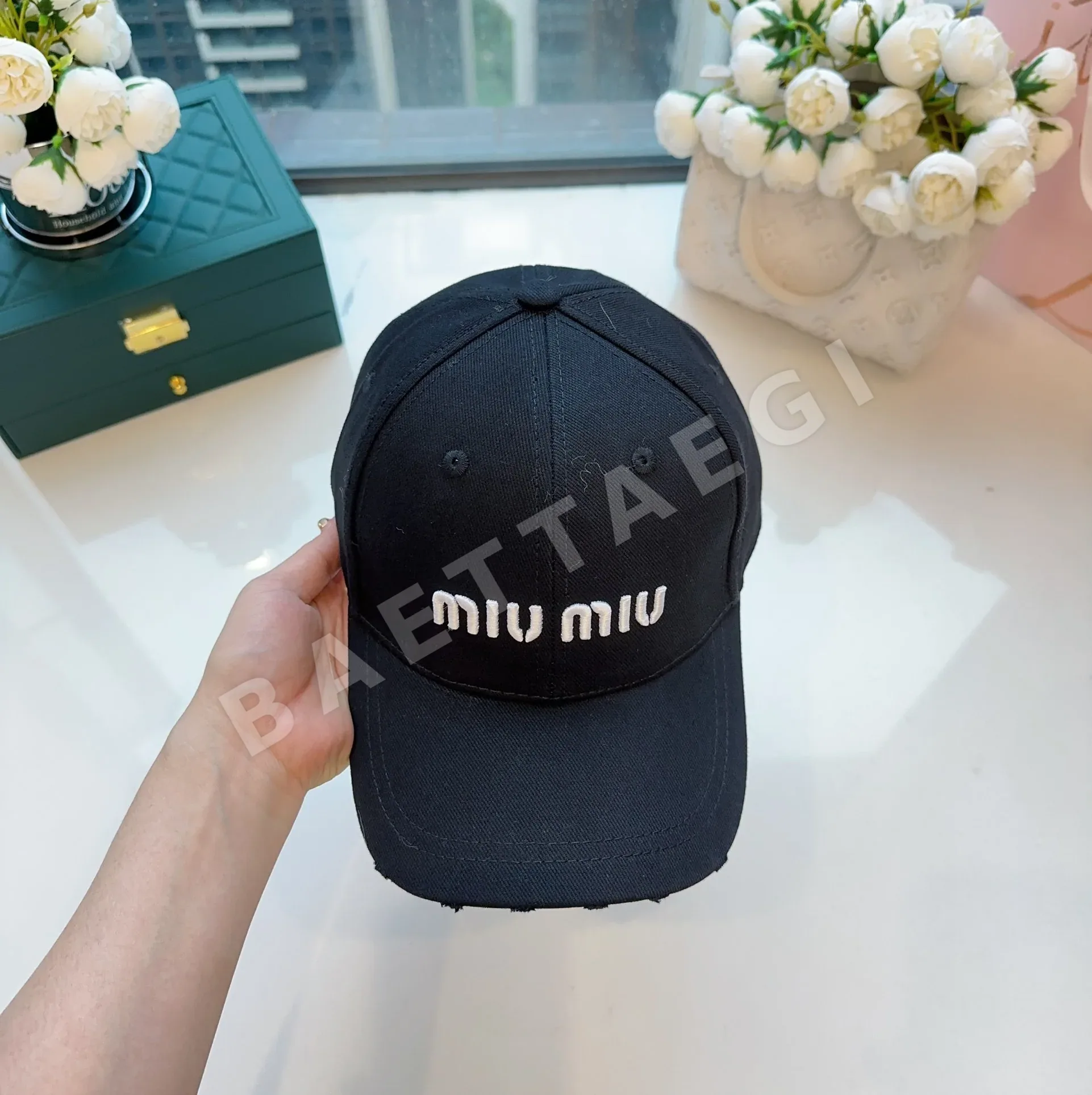 미우미우 모자 81074 Miu Miu Cap 상세 이미지 3