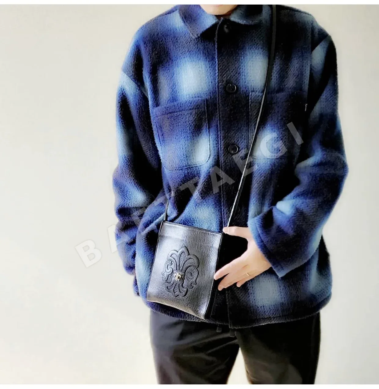 크롬하츠 스퀘어 포켓 925 실버 크로스바디 가방 상세 이미지 10
