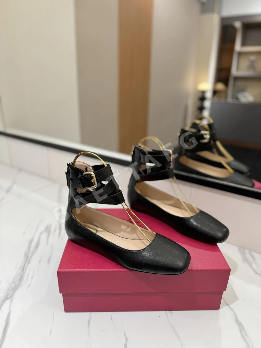 발렌티노 V로고 보우 라운드토 신발 105591
