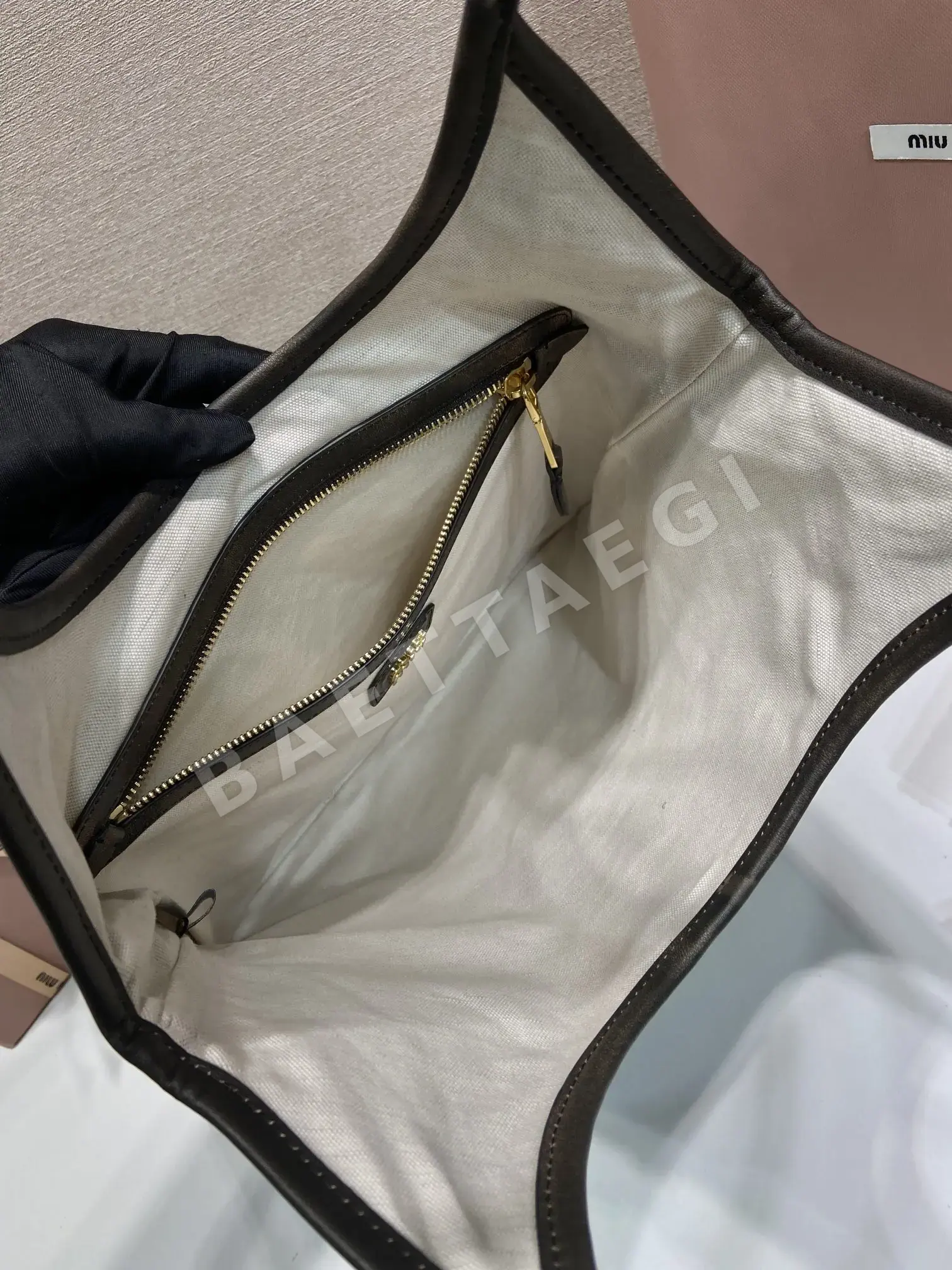 미우미우 라지 빈티지 램스킨 가죽 핸드백 5BA231 상세 이미지 7