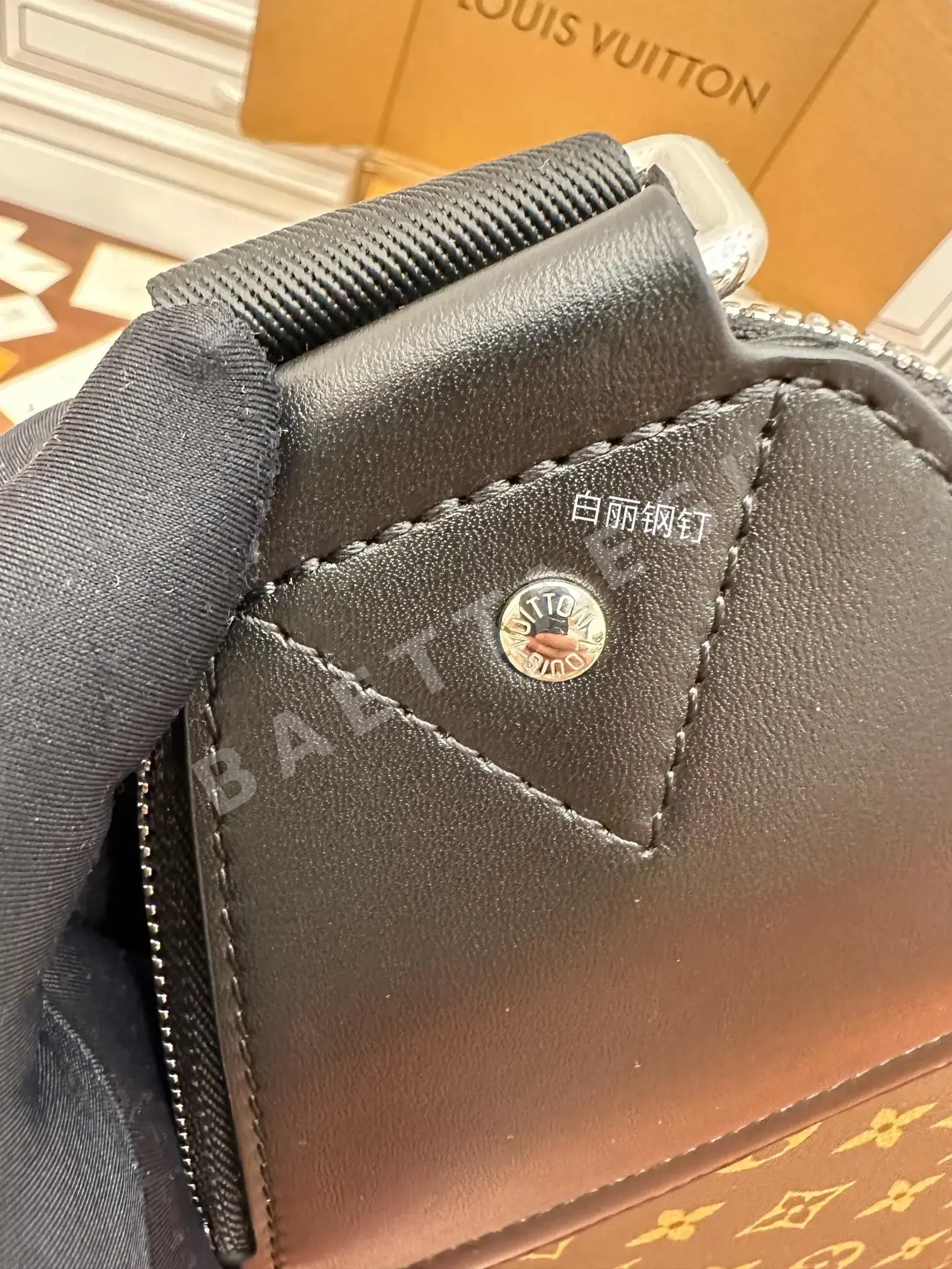 루이비통 M46327 가죽 가방 상세 이미지 5