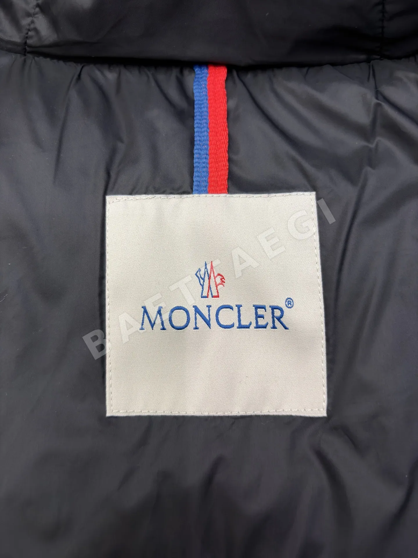 몽클레르 여성 후드 다운 패딩 점퍼 상세 이미지 8