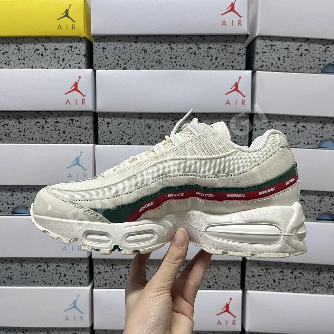 나이키 [GX] 에어 맥스 95 SP IB4453-100 201213 Nike Air Max 95 SP Undefeated Sail 상세 이미지 3