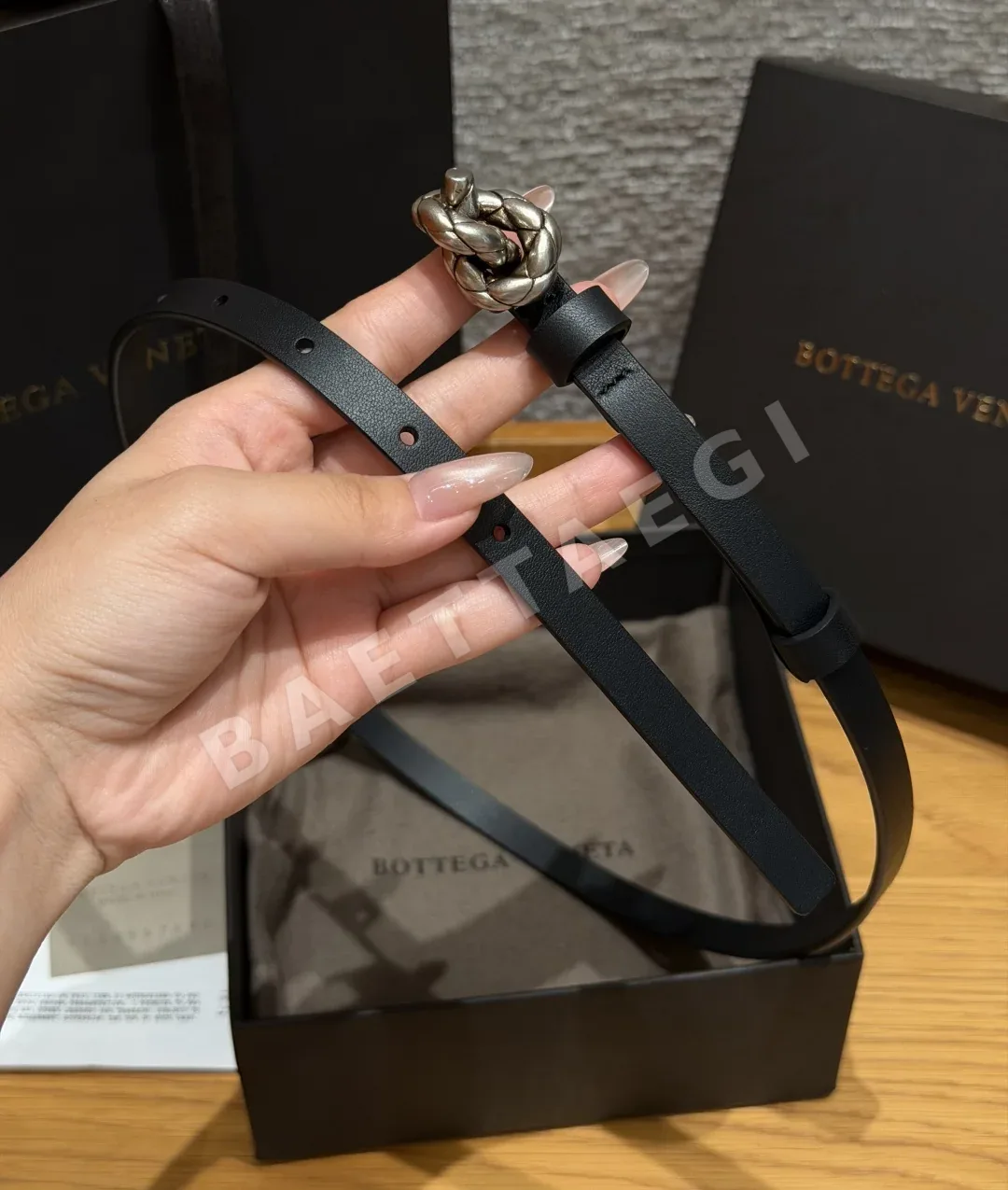 보테가베네타 미니 소가죽 슬림 벨트 상세 이미지 4
