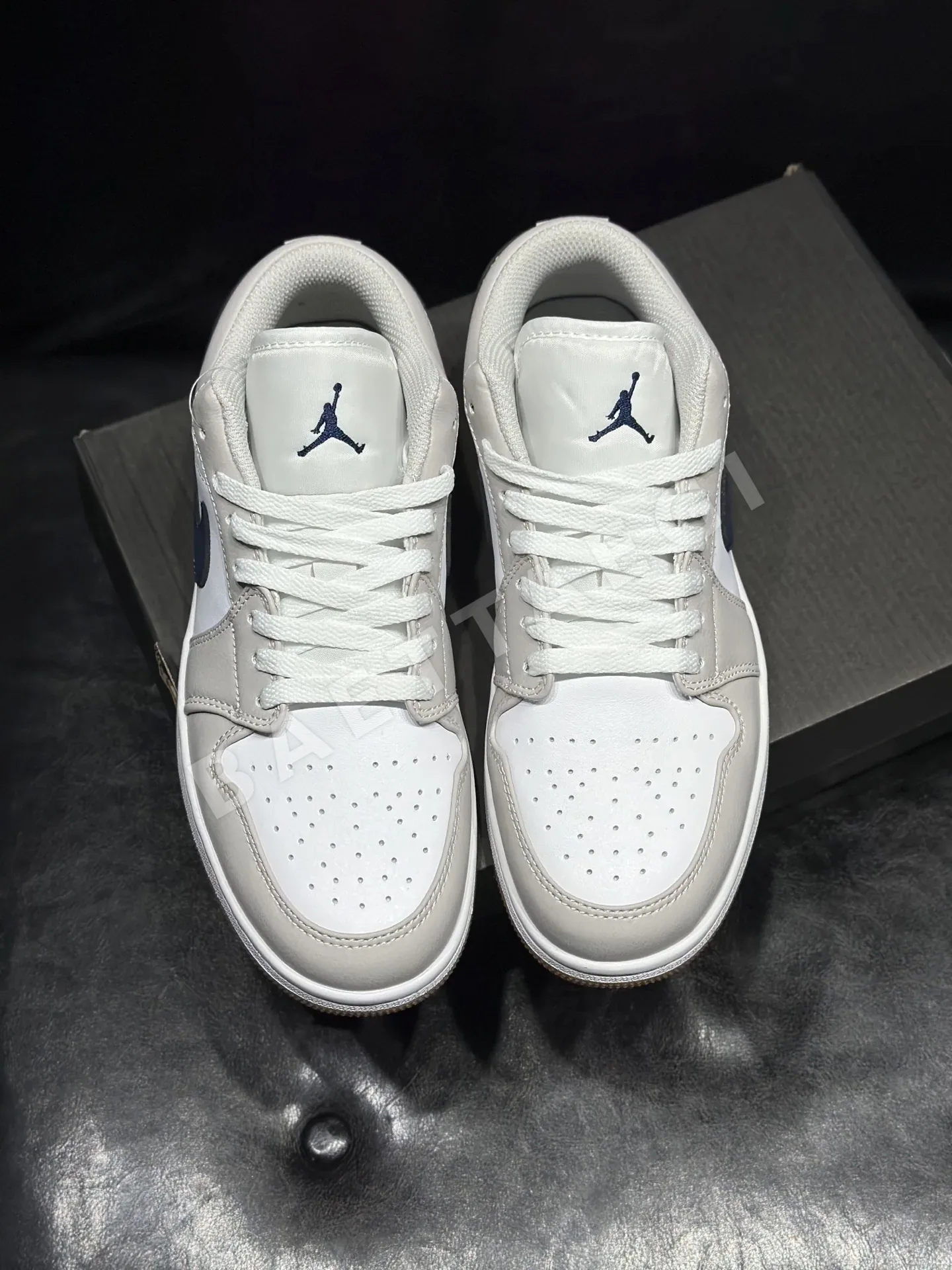 나이키조던 AJ1 로우 신발 상세 이미지 2