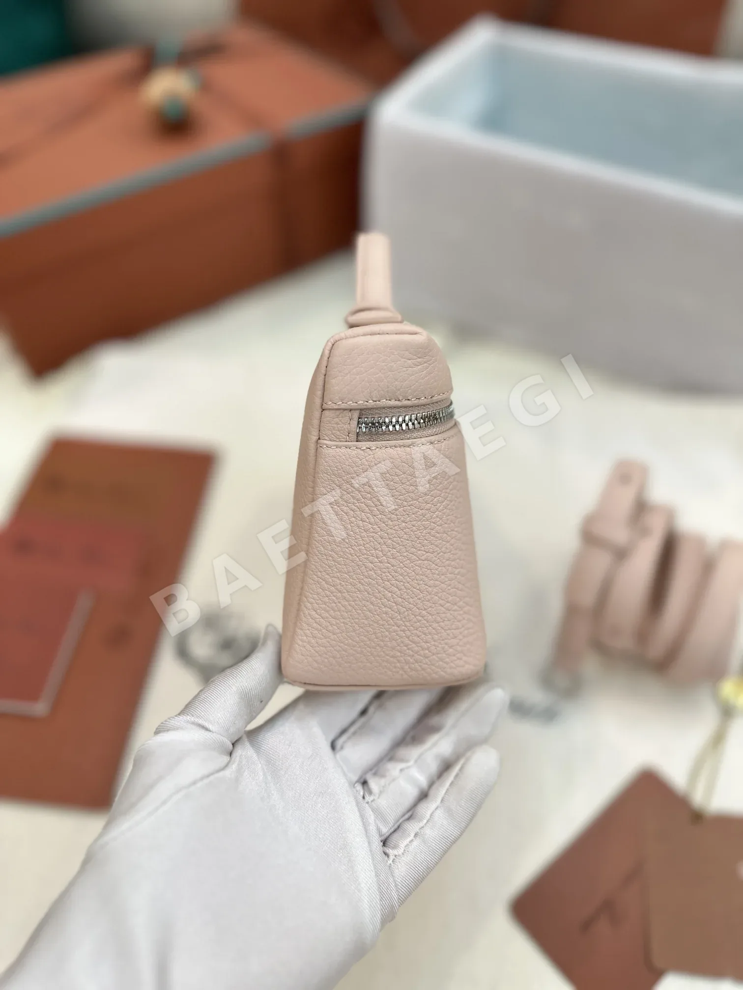 로로피아나 송아지가죽 대리석 무늬 핸드백 상세 이미지 7