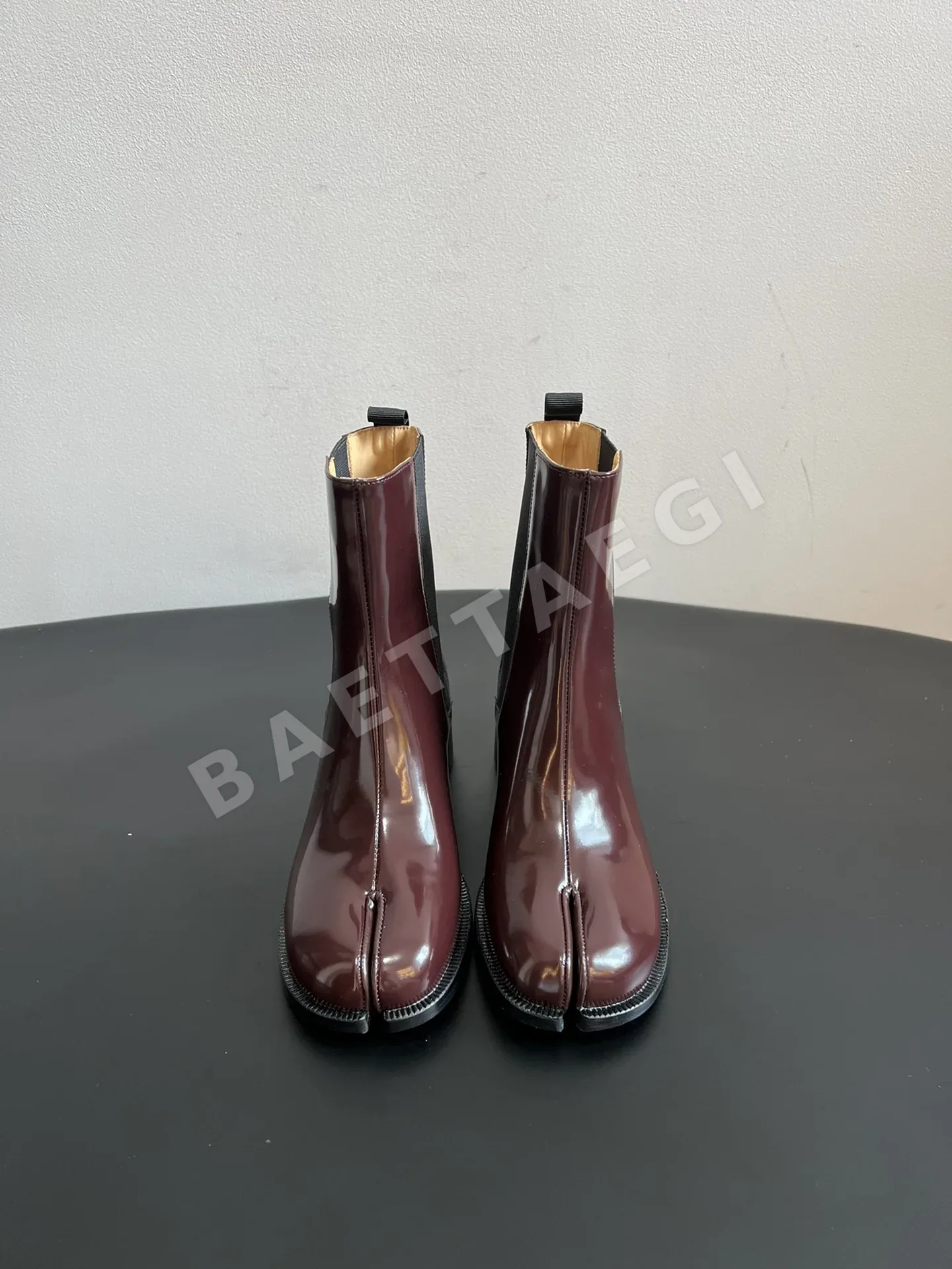 마르지엘라 뉴 스플릿토 첼시 부츠 9041
