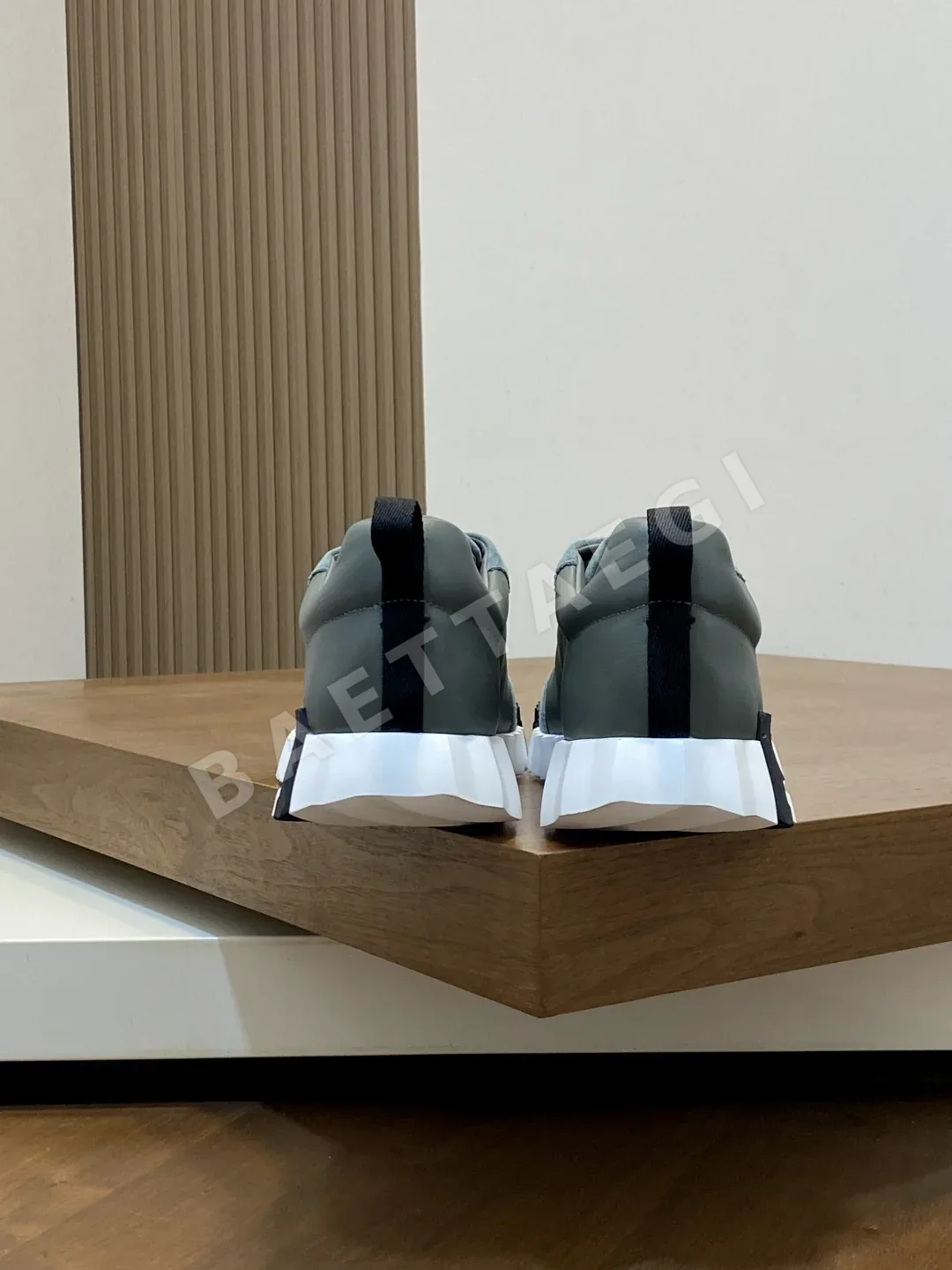 에르메스 바운싱 스니커즈 블랙 가죽 대비 무늬 경량 솔 상세 이미지 8