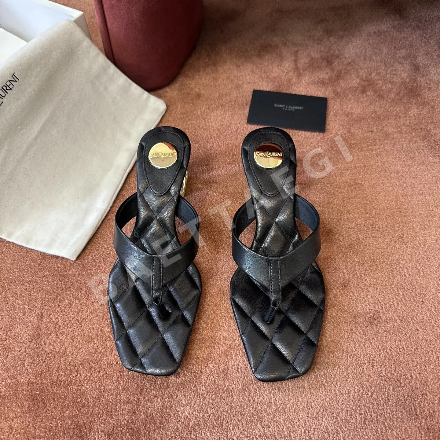 생로랑 퀼팅 앤틱 로고 쪼리 힐 샌들 블랙 상세 이미지 1