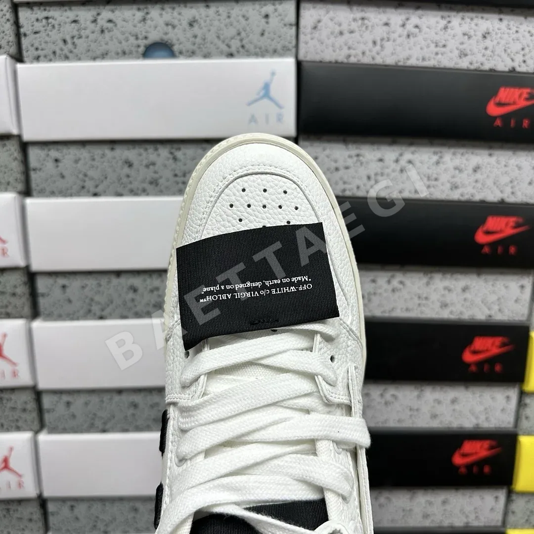 오프화이트 3.0 오프 코트 로우 202498 Off White 3.0 Off Court Low White Black 상세 이미지 2