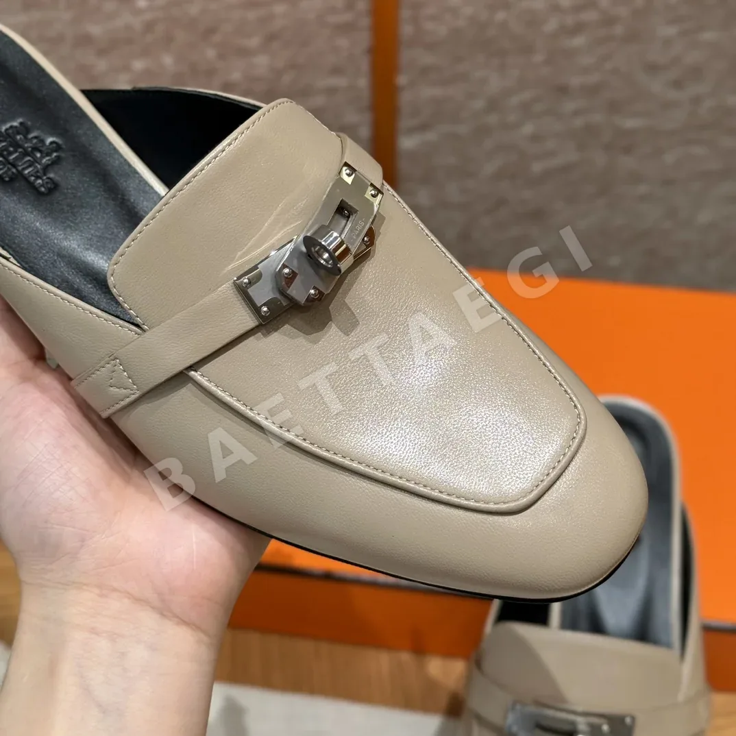 에르메스 샌들 살구색 염소가죽 은색 버클 상세 이미지 3