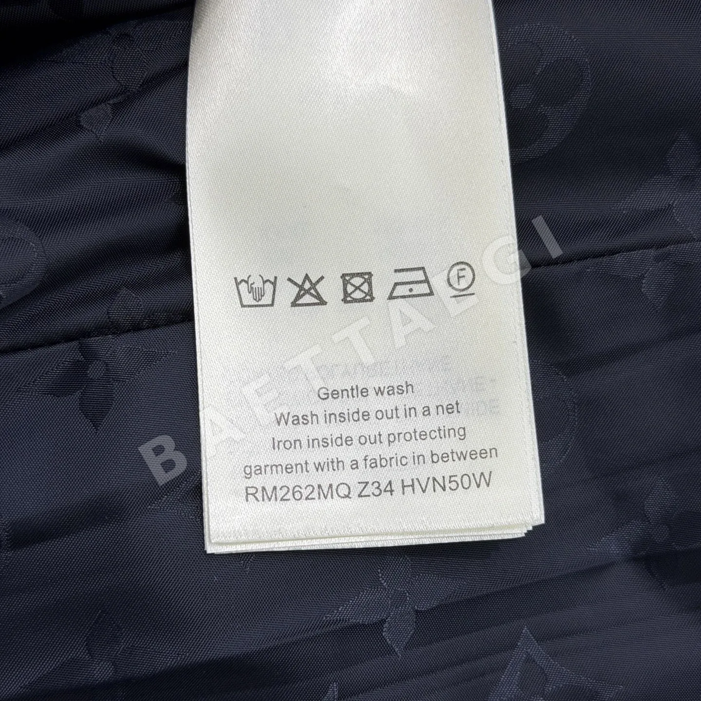 루이비통 나일론 혼방 지퍼 터틀넥 자켓 상세 이미지 9