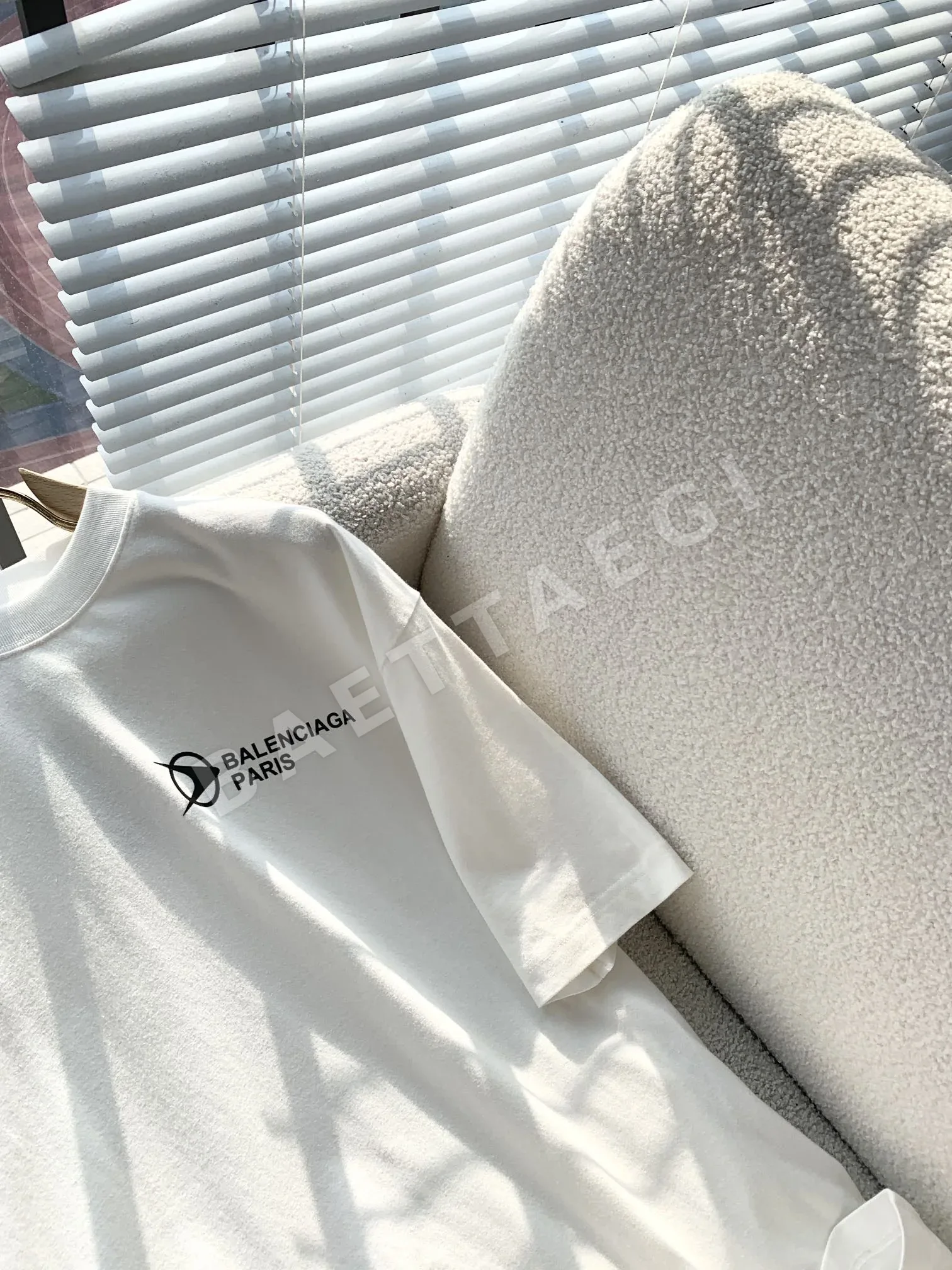 발렌시아가 여성 라운드넥 반팔 티셔츠 상세 이미지 7