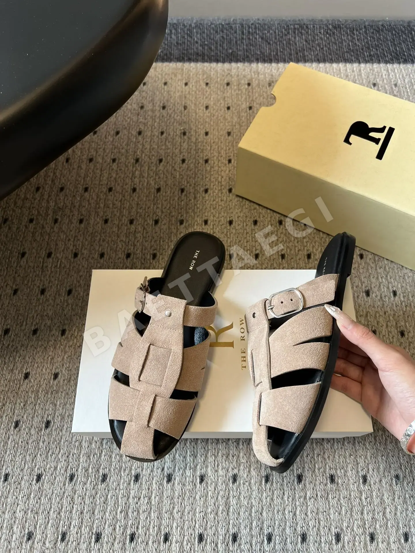 더로우 레트로 꼬임 로마 샌들 상세 이미지 4