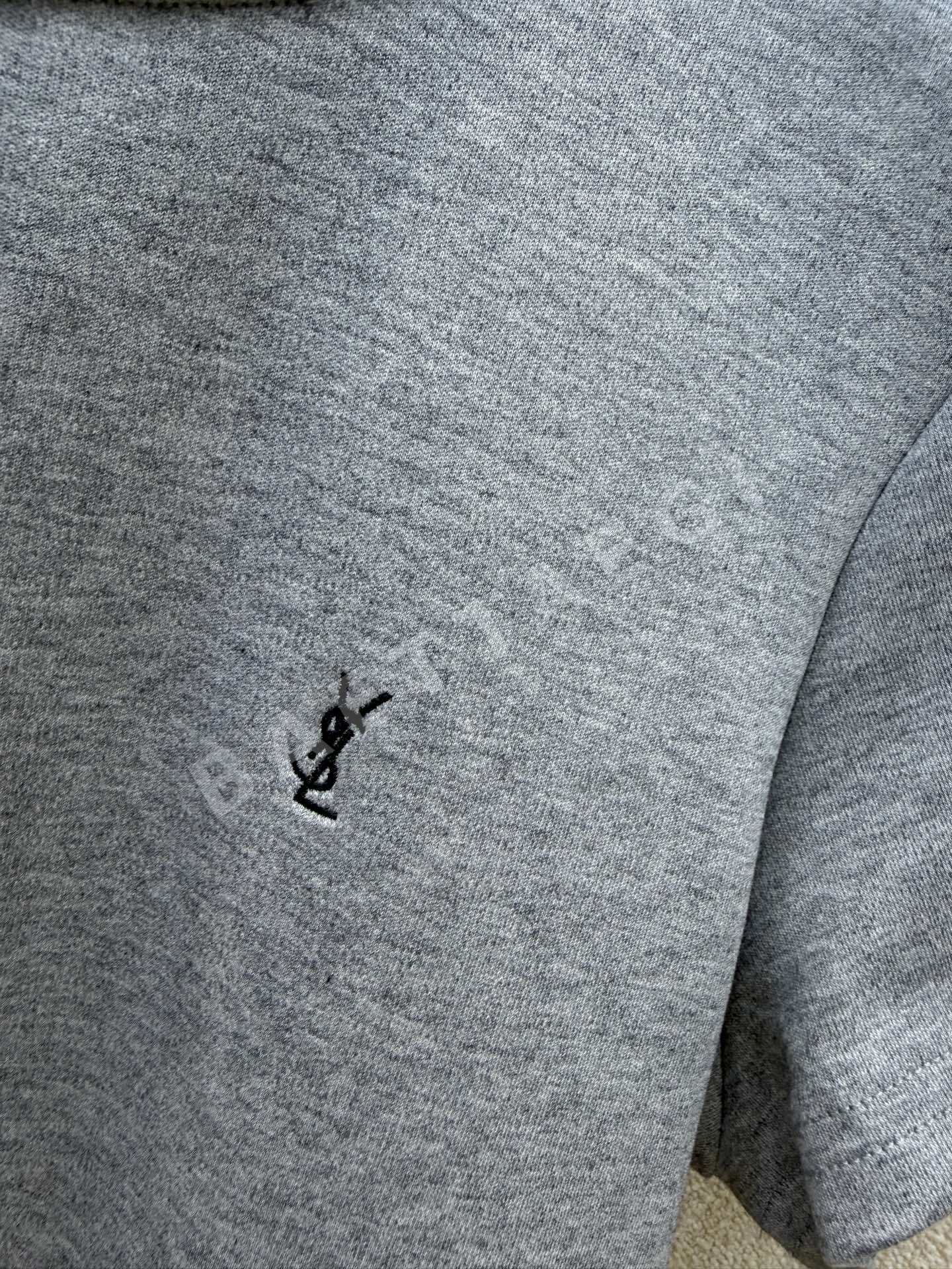 생로랑 YSL 자수 슬림핏 크롭 반팔 티셔츠 상세 이미지 6