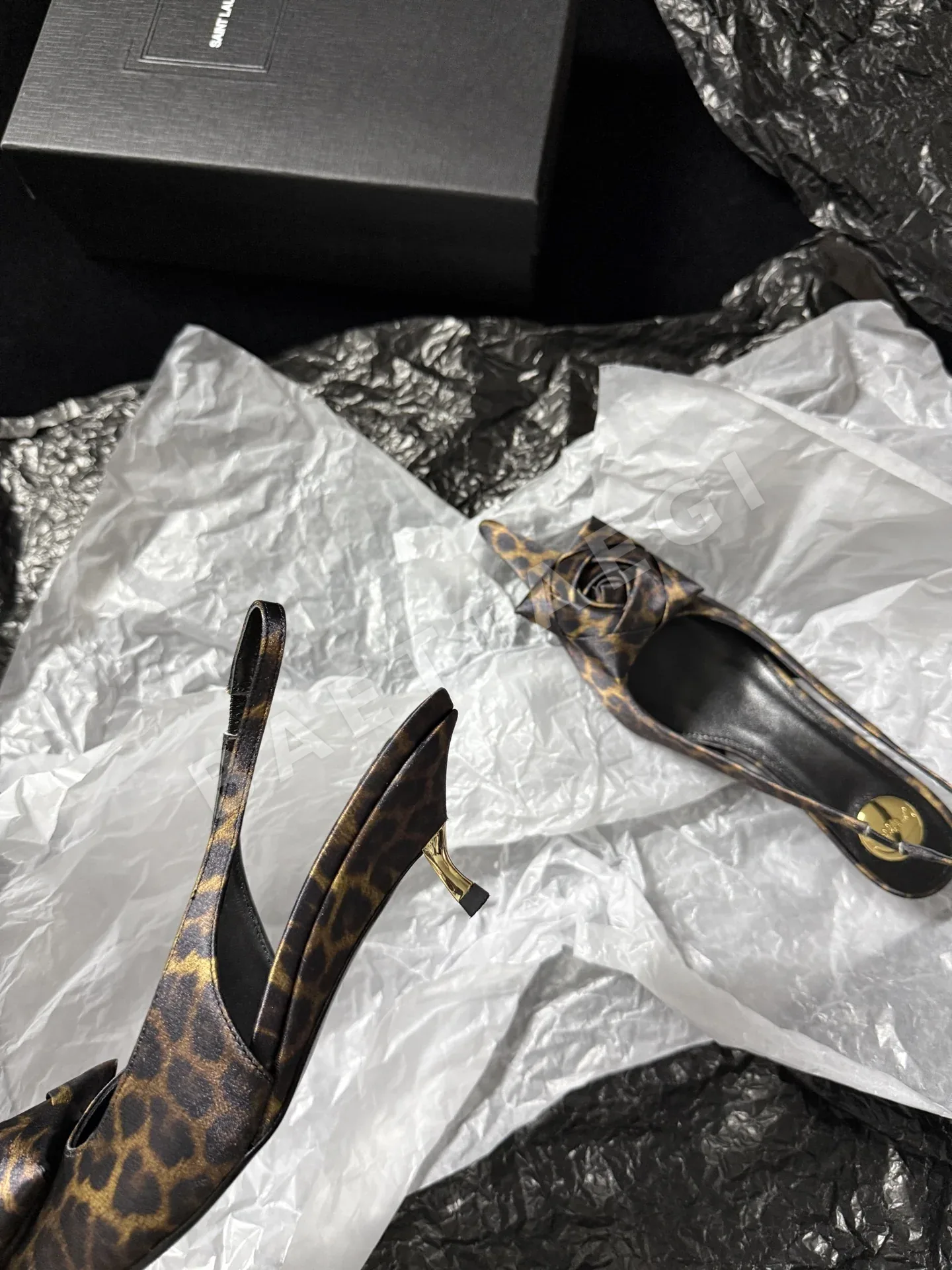 생로랑 YSL 장미 장식 여성 구두 9364 상세 이미지 8