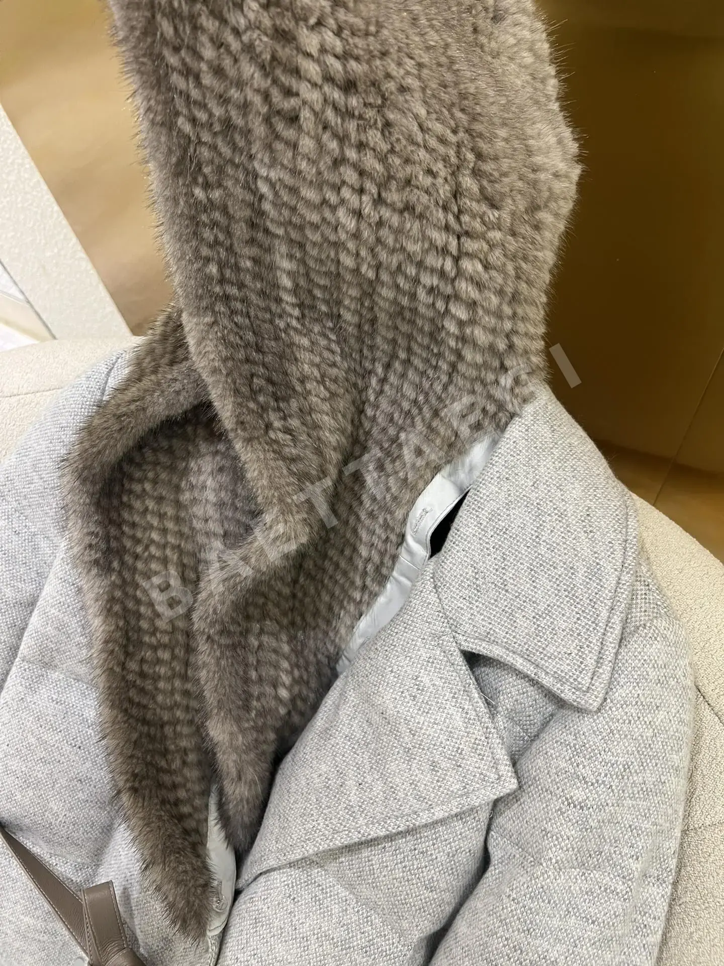 로로피아나 울 캐시미어 밍크 퍼 카라 구스 다운 패딩 상세 이미지 5