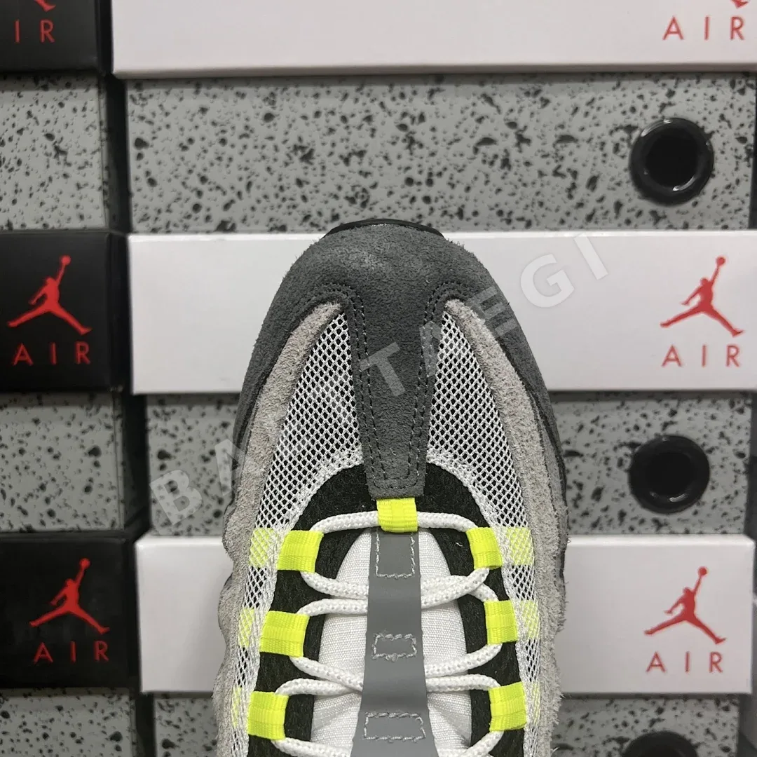 나이키 [GX] 에어 맥스 95 SP 그린 IB4523-004 201268 Nike Air Max 95 SP Undefeated Geo NYC 상세 이미지 6