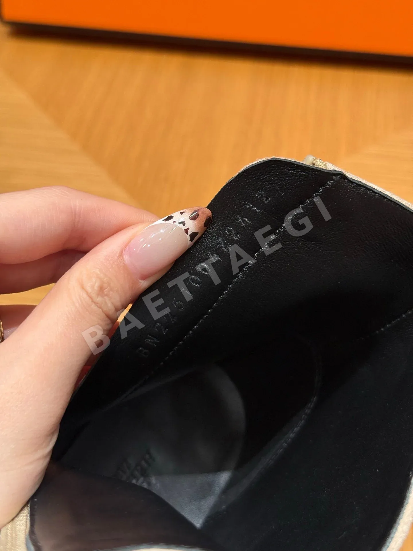 에르메스 켈시 앵클 부츠 베이지 샤모아 실버 버클 상세 이미지 9