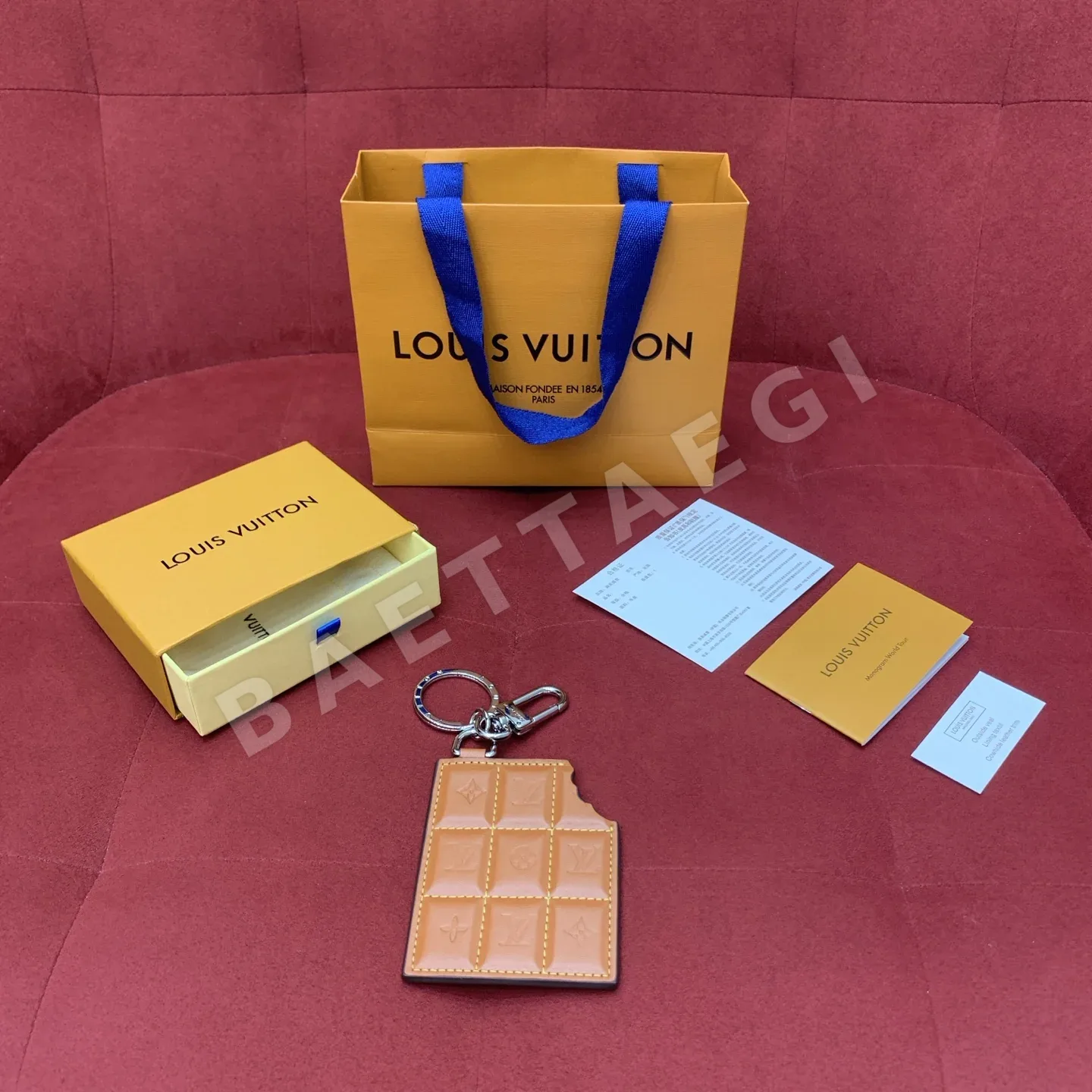 루이비통 초콜릿 봉투 키링 M01478